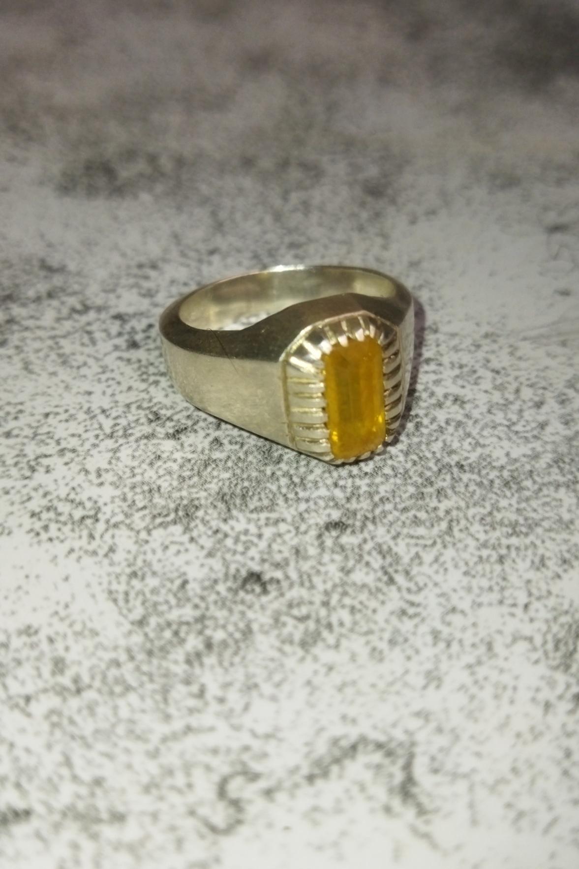 انگشتر یاقوت زرد آفریقایی