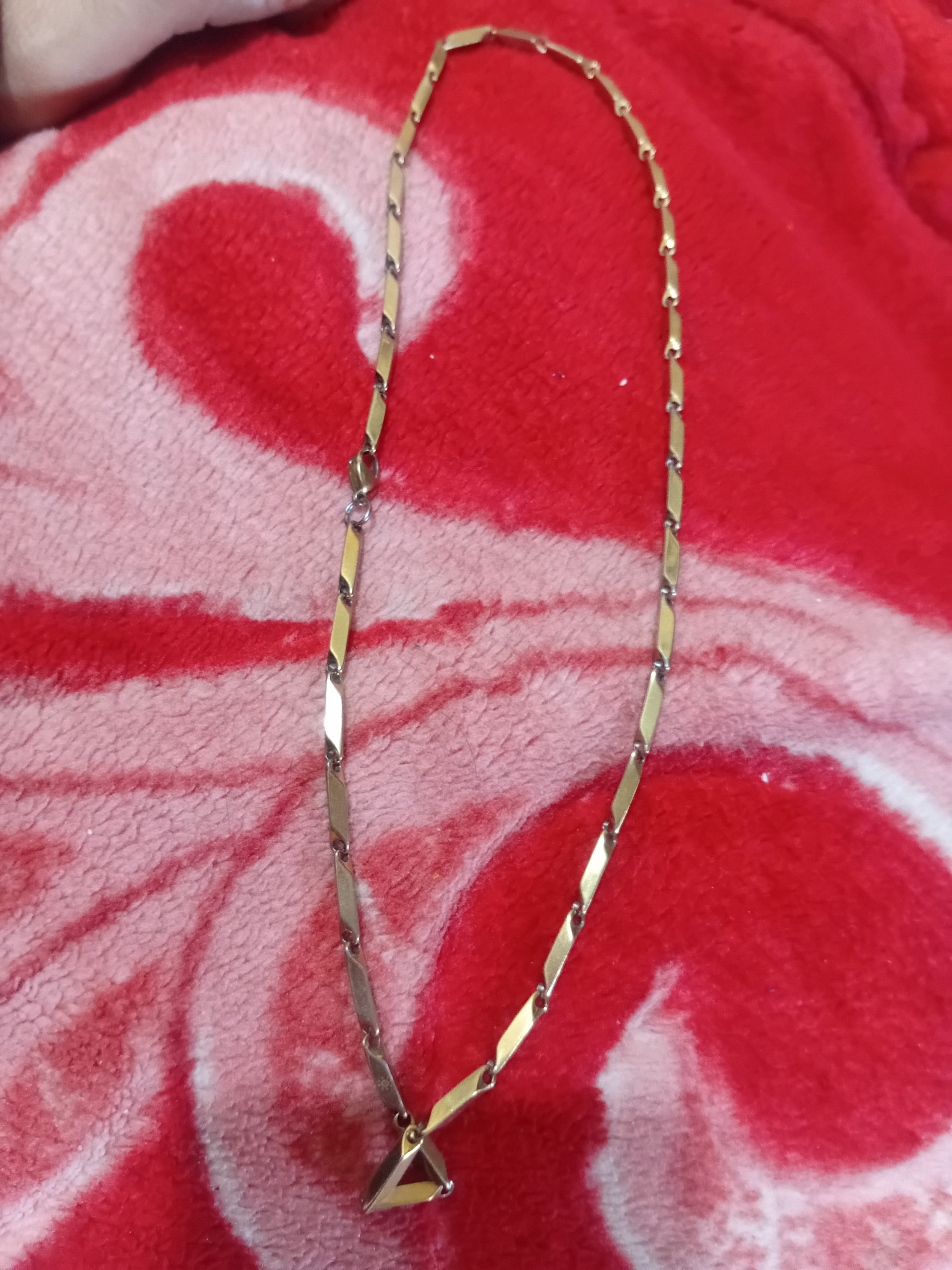 زنجیر روکش طلا 18عیار روکش طلاش 7گرم میباشد