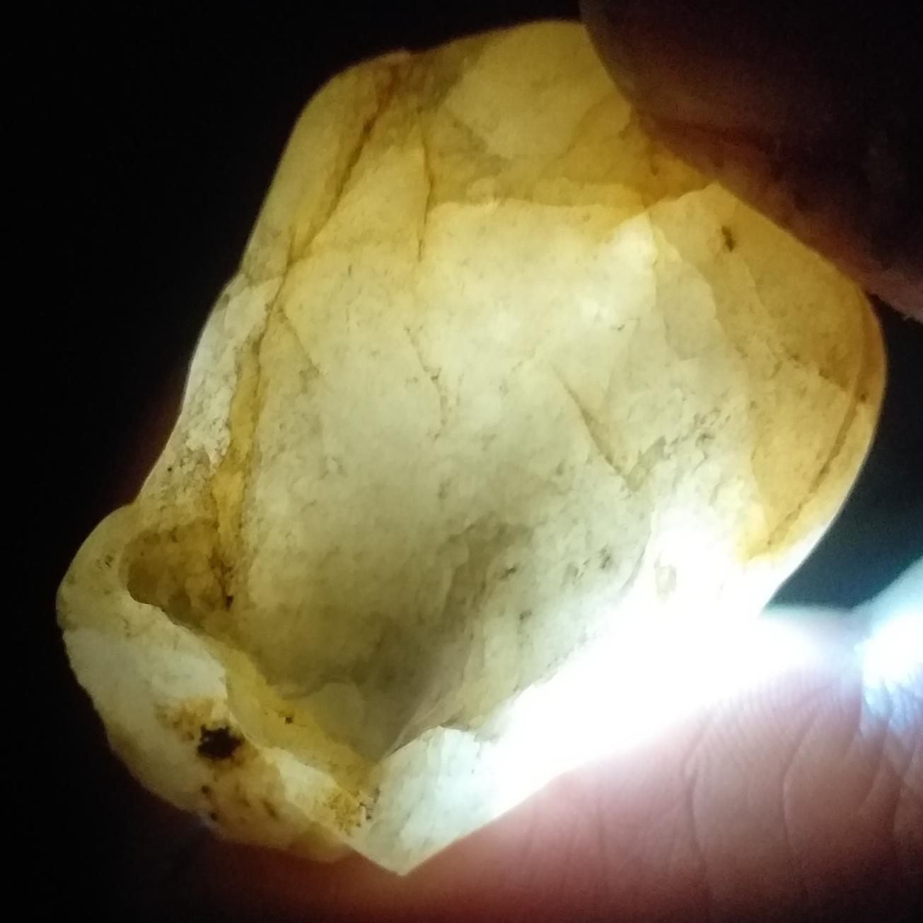 مهره کهنه راف یاقوت سفید ارزشمندنایاب