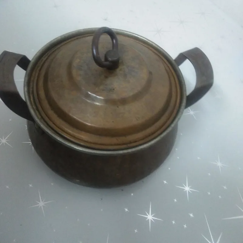 دیگ دستساز مارکدار مسی کمیاب ملکه اشپزخانه