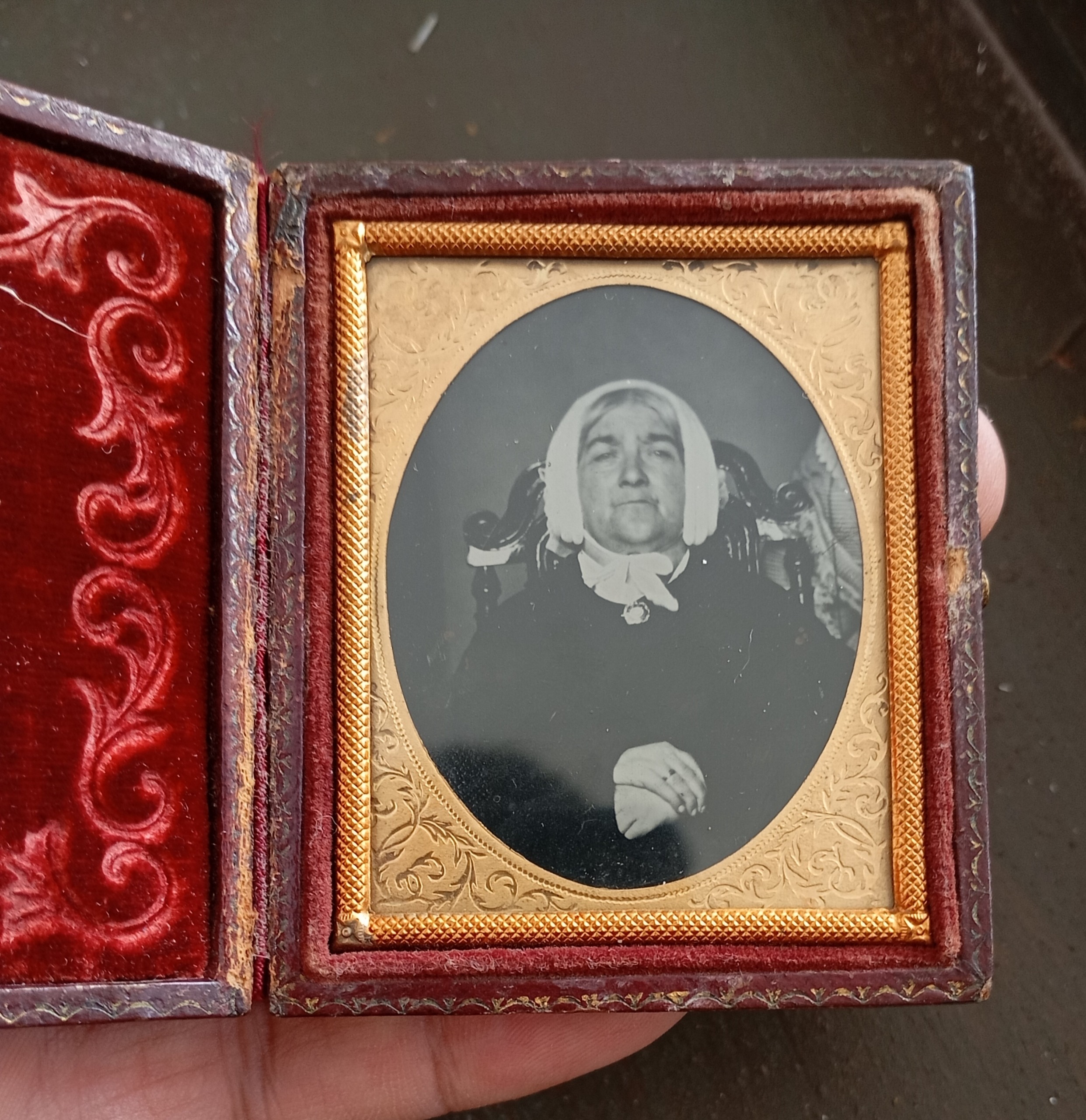 عکس داگرئوتیپ اصل با قاب تزئینی سالم، 1850