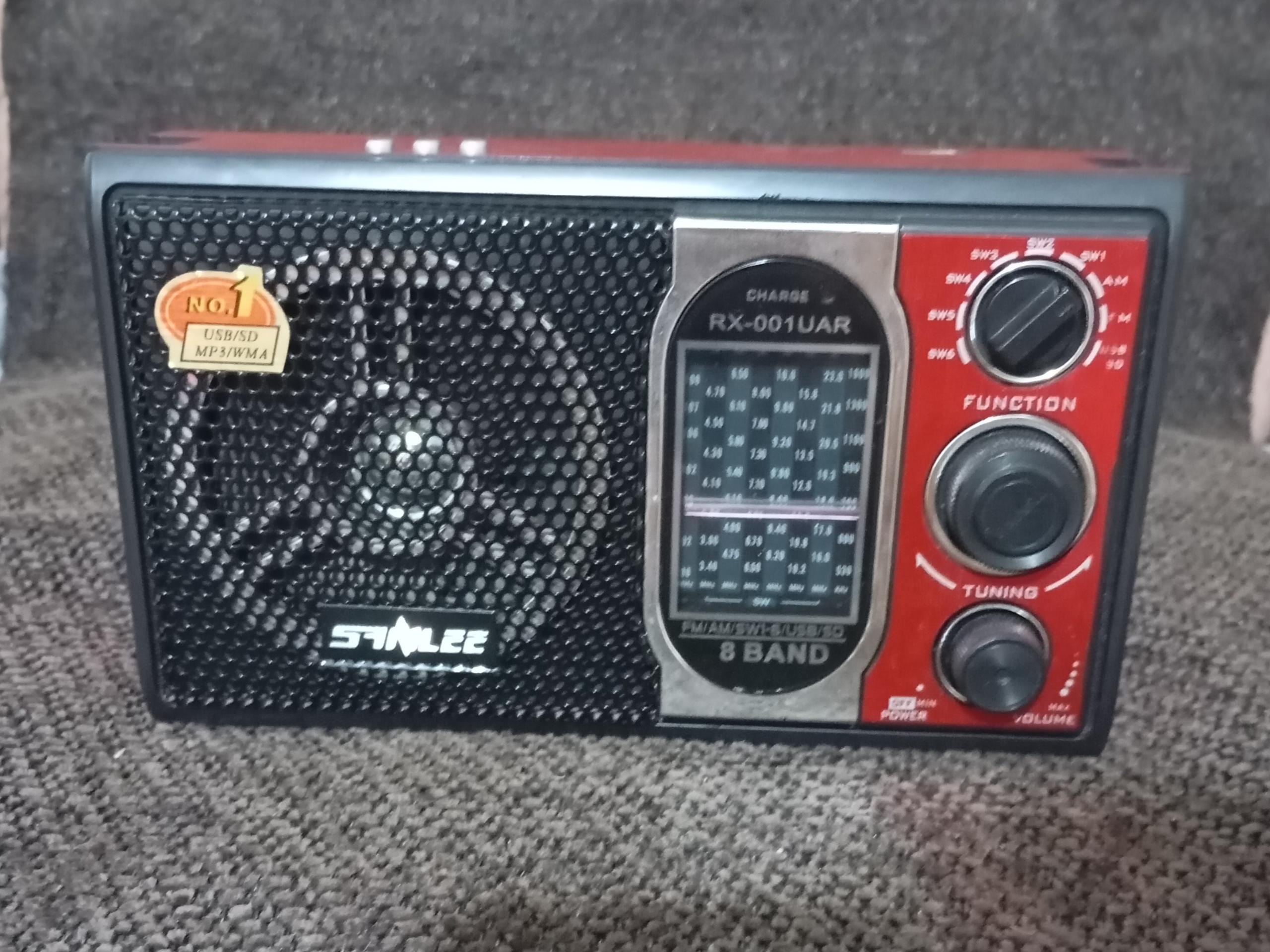 رادیو نسبتا قدیمی زیبا، فلش مموری باز میکنه