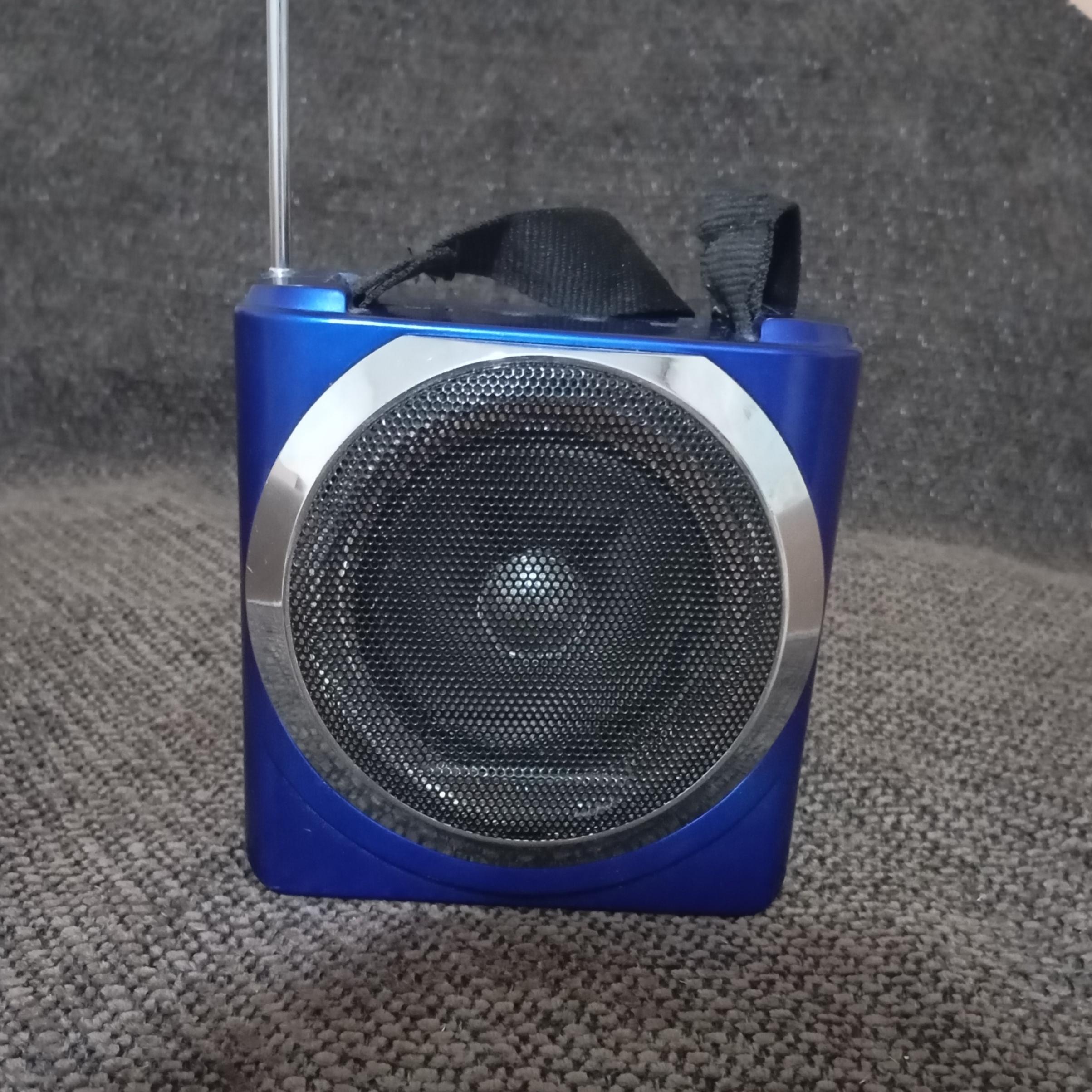 رادیو زیبا و خوش رنگ، فلش مموری باز میکنه