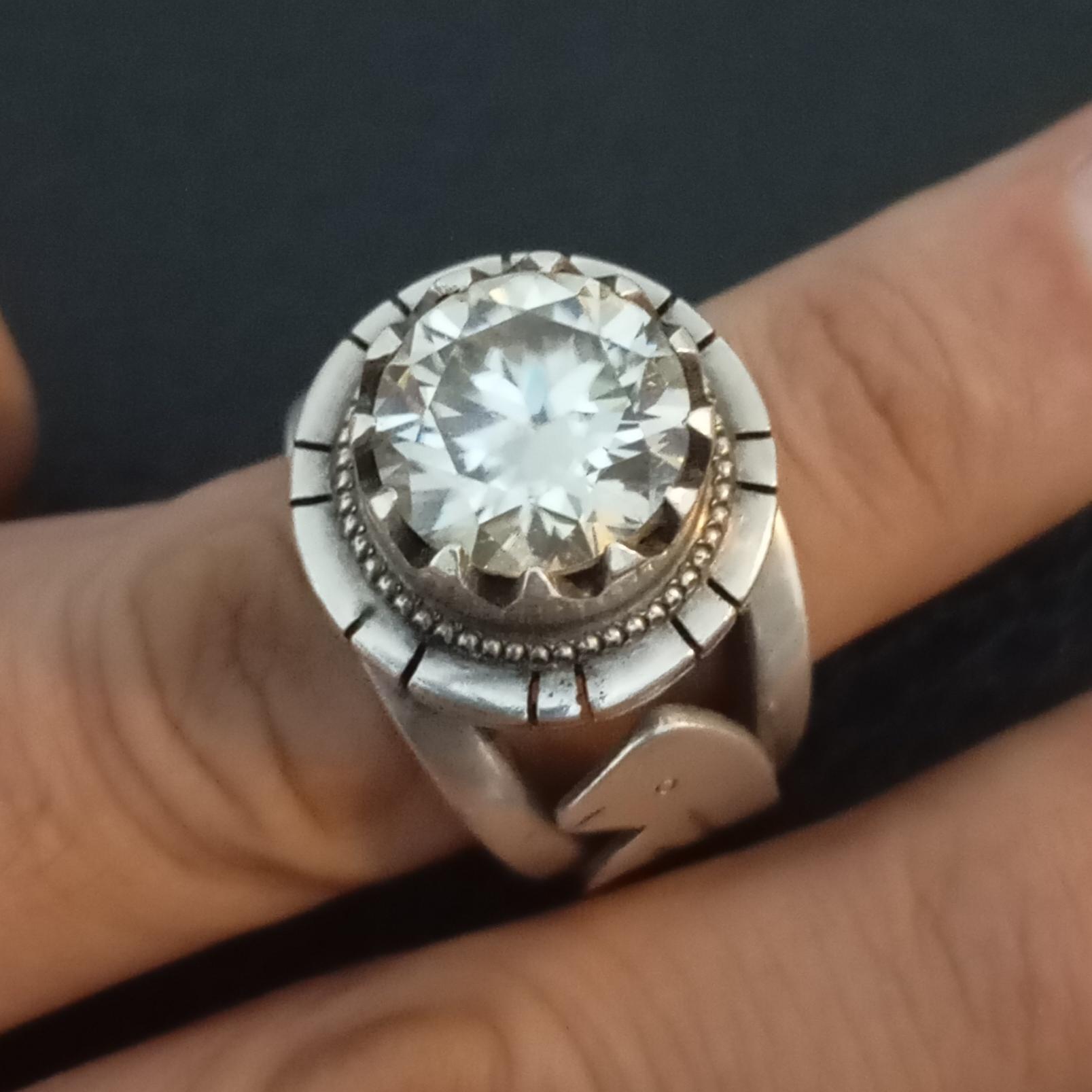 انگشتر فوق زیبای نقره با نگین موزانایت ( موزانایت)