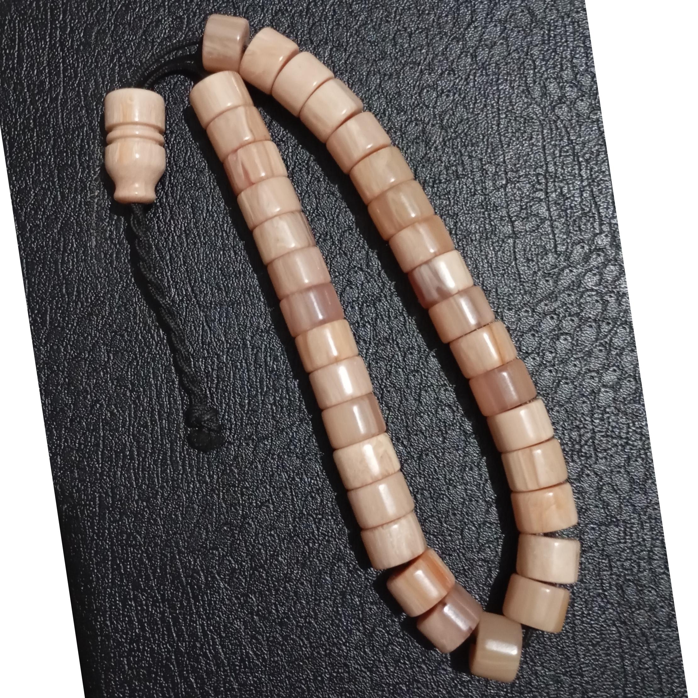 تسبیح سندلوس استخوانی، دانه درشت، خوش دست