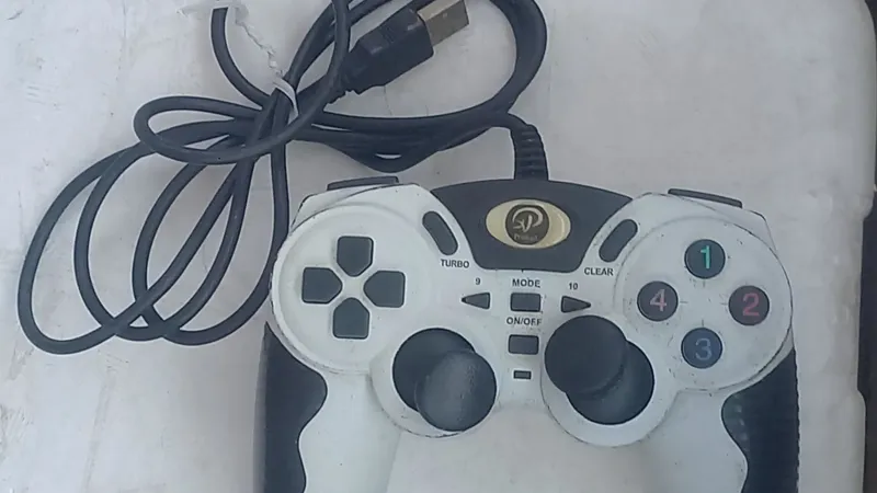 دسته کنسول بازی سیم دار