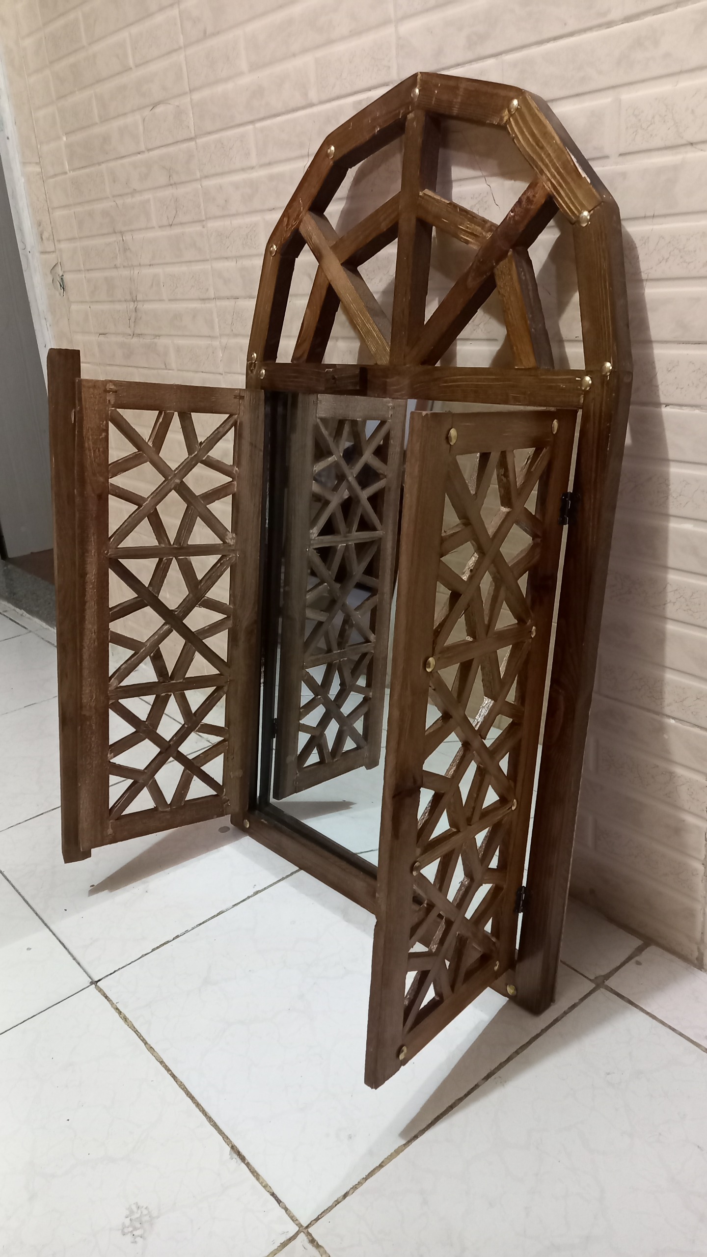 پنجره گره چینی آینه