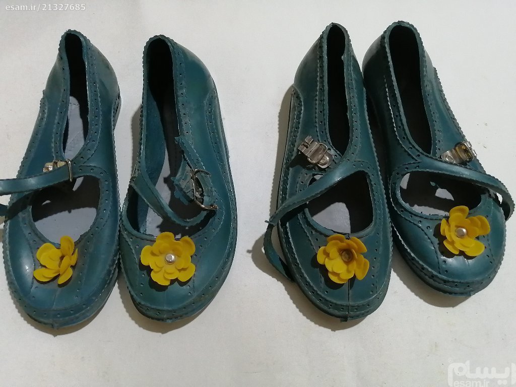 کفش گلدار خاطره انگیز دخترانه قدیمی
