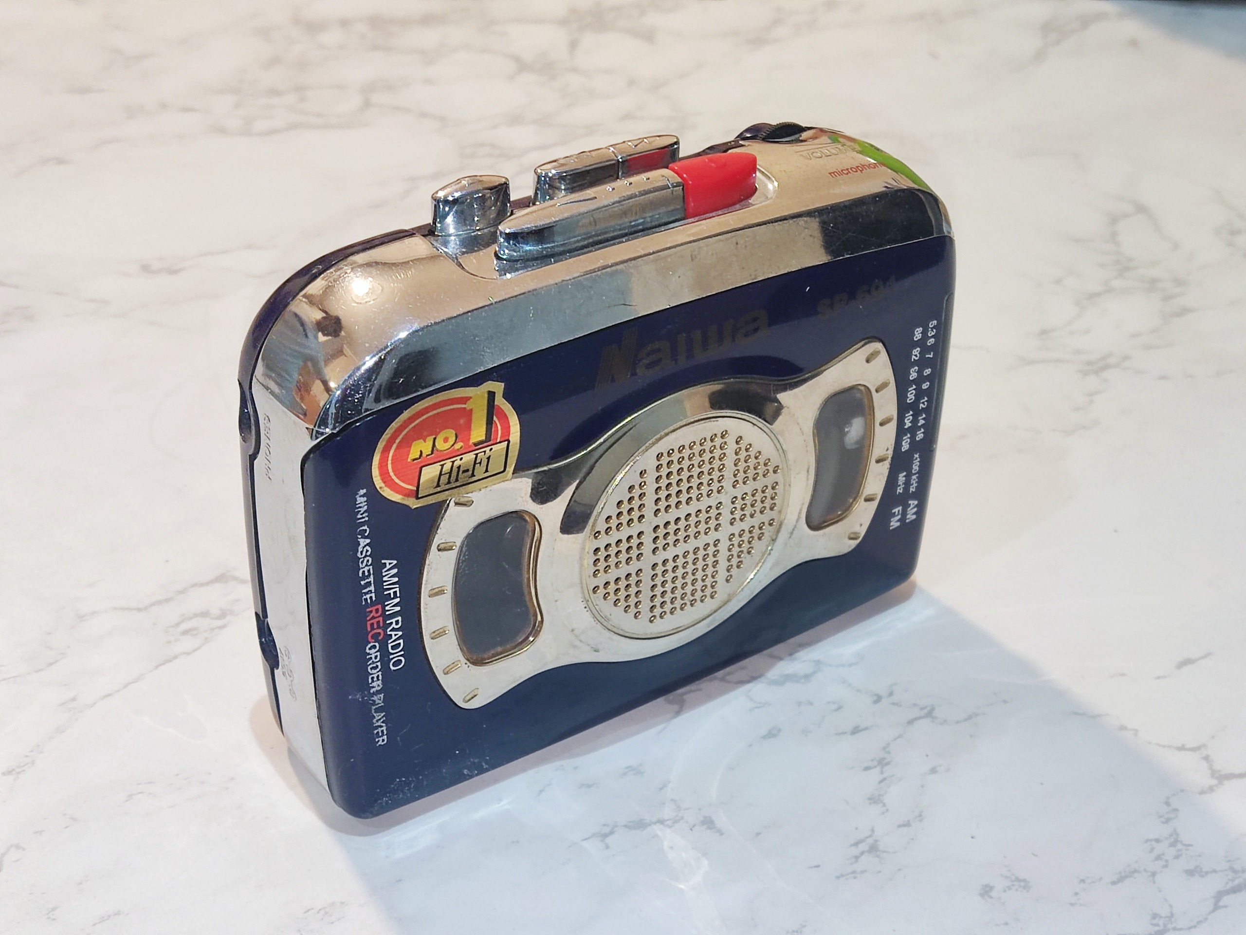 واکمن سانی رادیو AM-FM پسکرایه توضیحات
