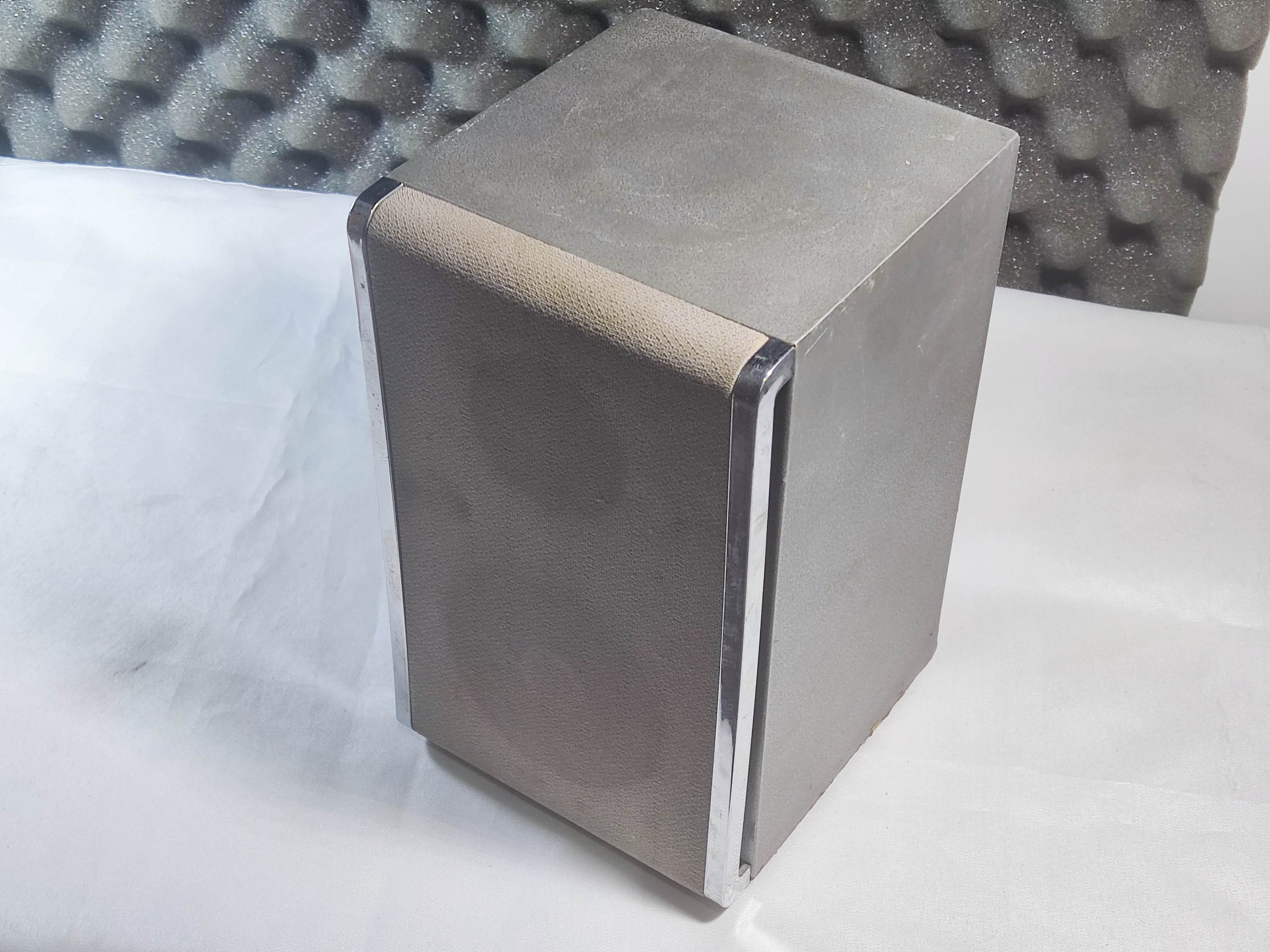 جعبه اسپیکر خانگی