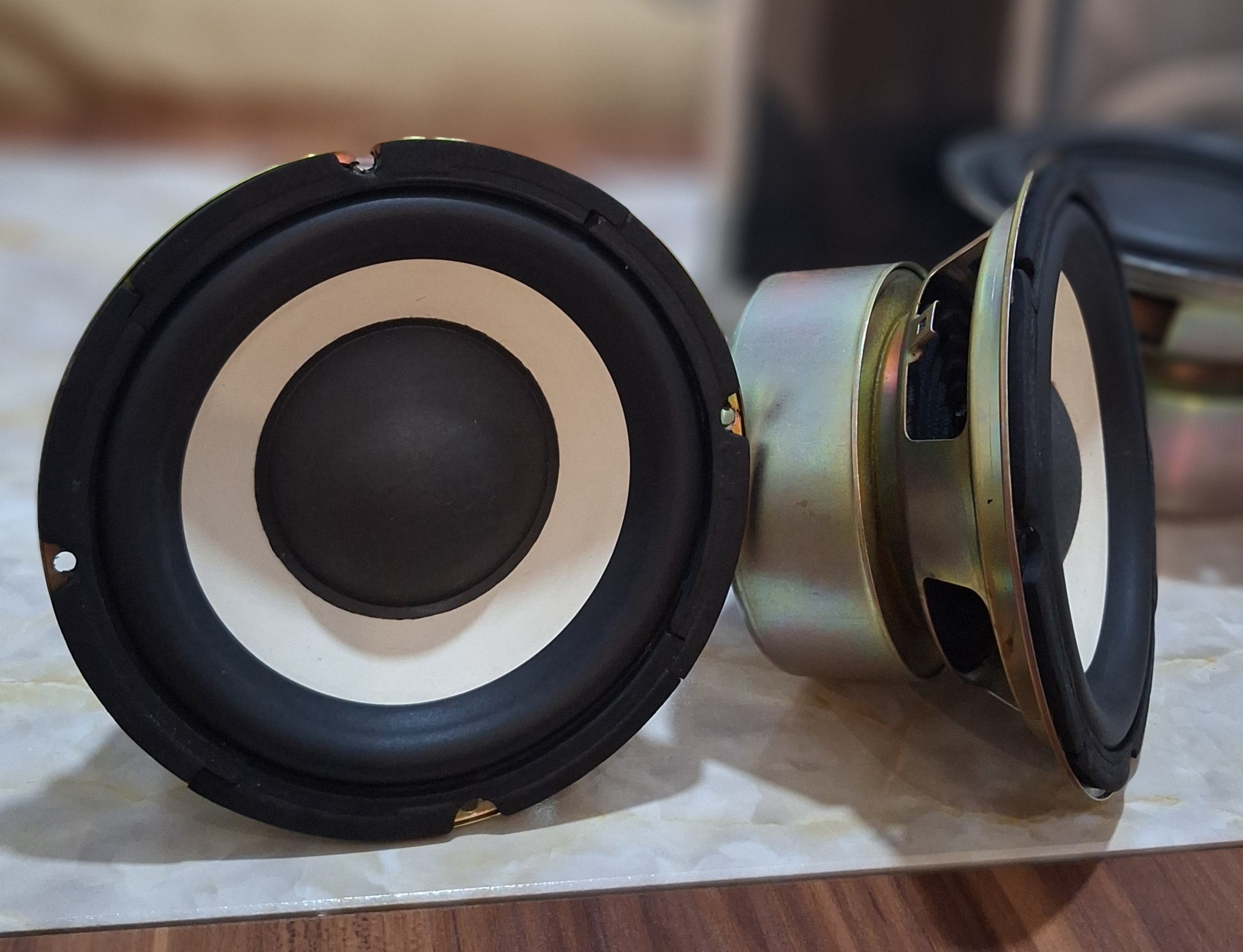 میدبیس سنگین الجی