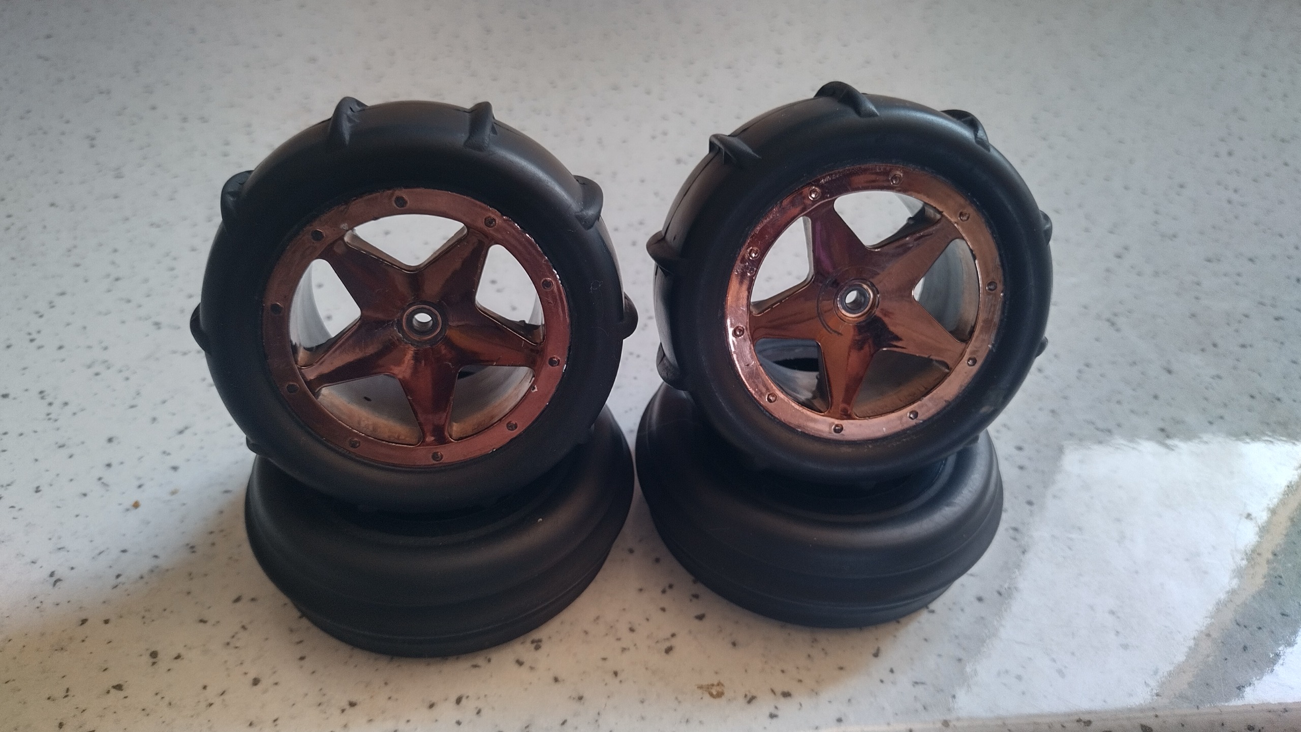 لاستیک ماشین کنترلی طرح باگی