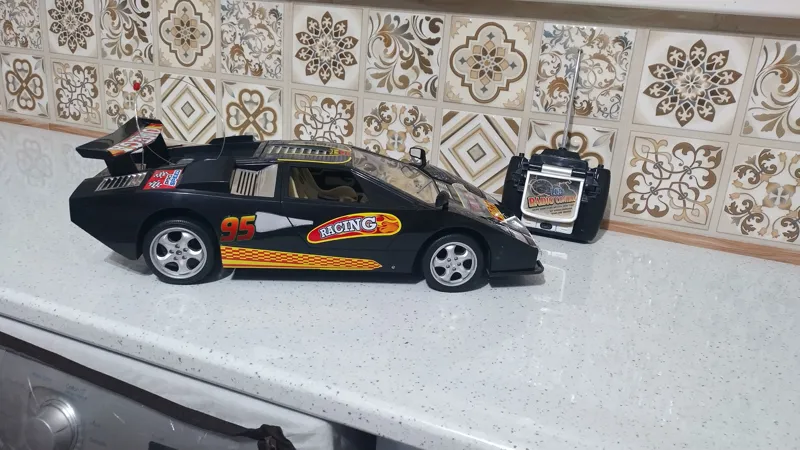 ماشین کنترلی طرح لامبورگینی