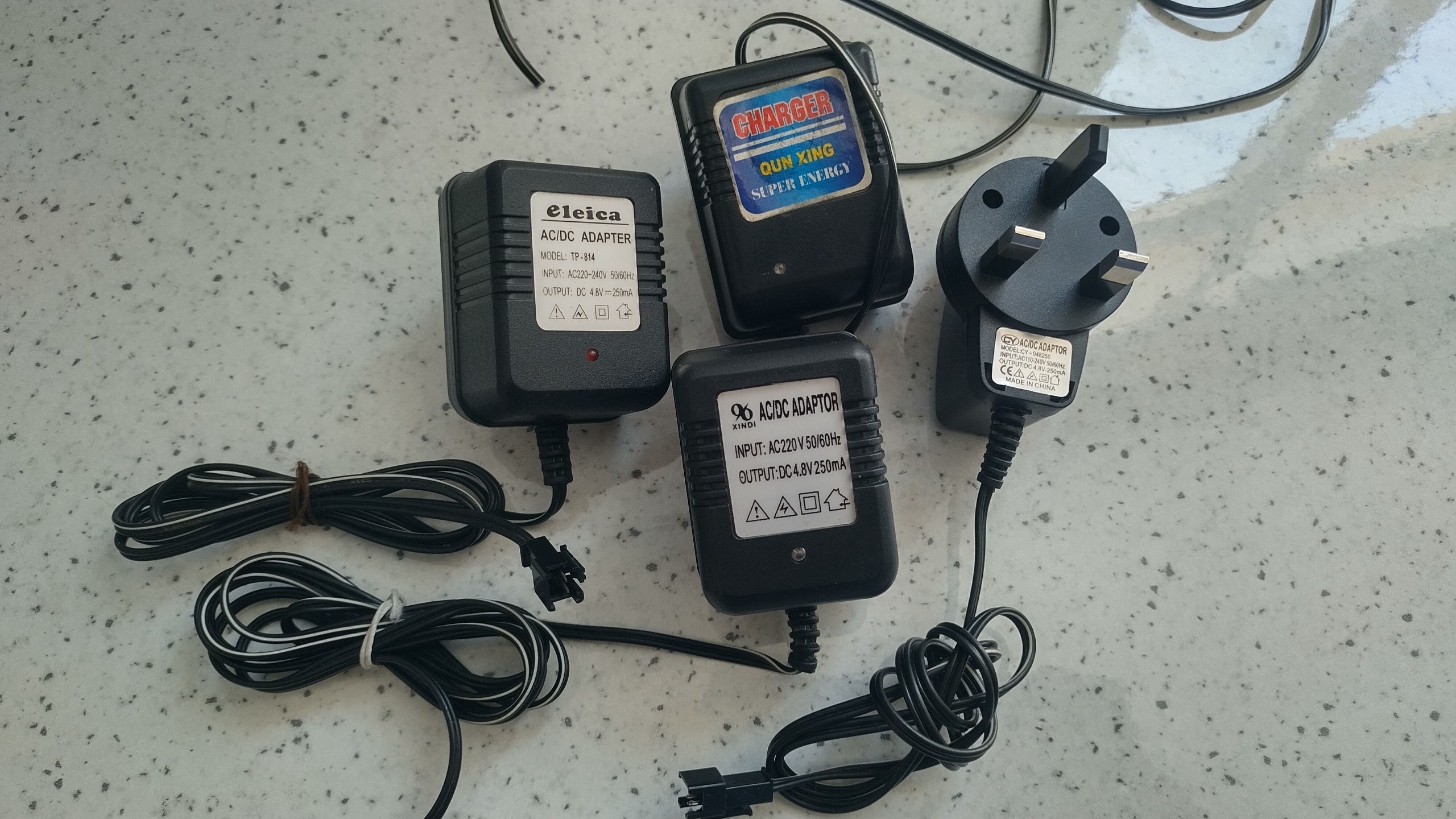 شارژر 4/8 ولت ماشین کنترلی