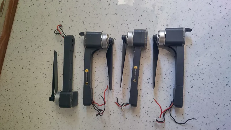 موتور براشلس سایز 2204 1350KV