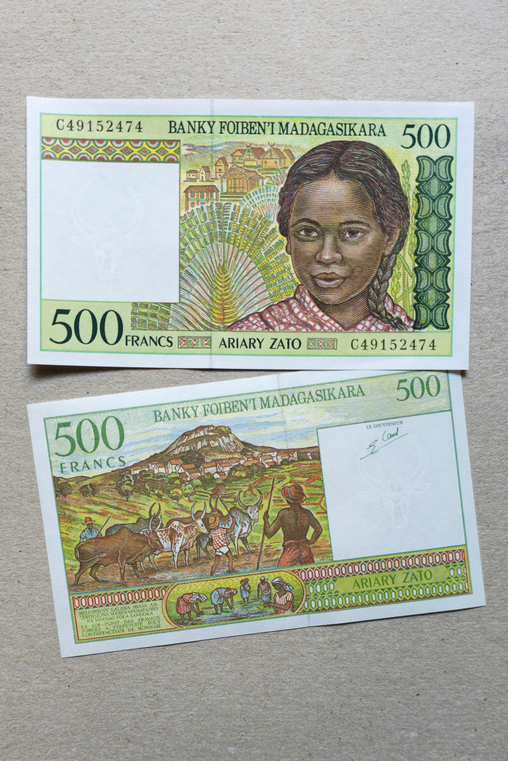 جفت سریال کمیاب 500 فرانک ماداگاسکار 1994 UNC