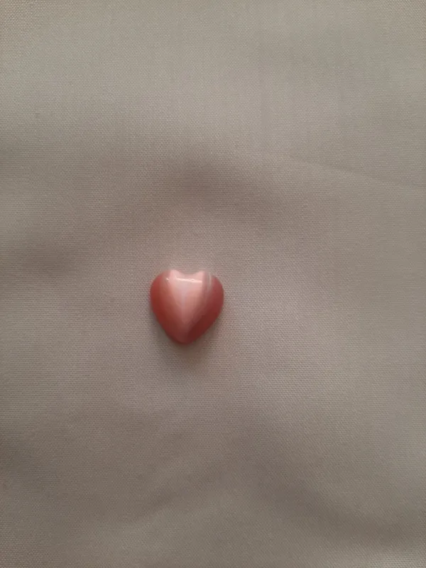 چشم گربه قلبی