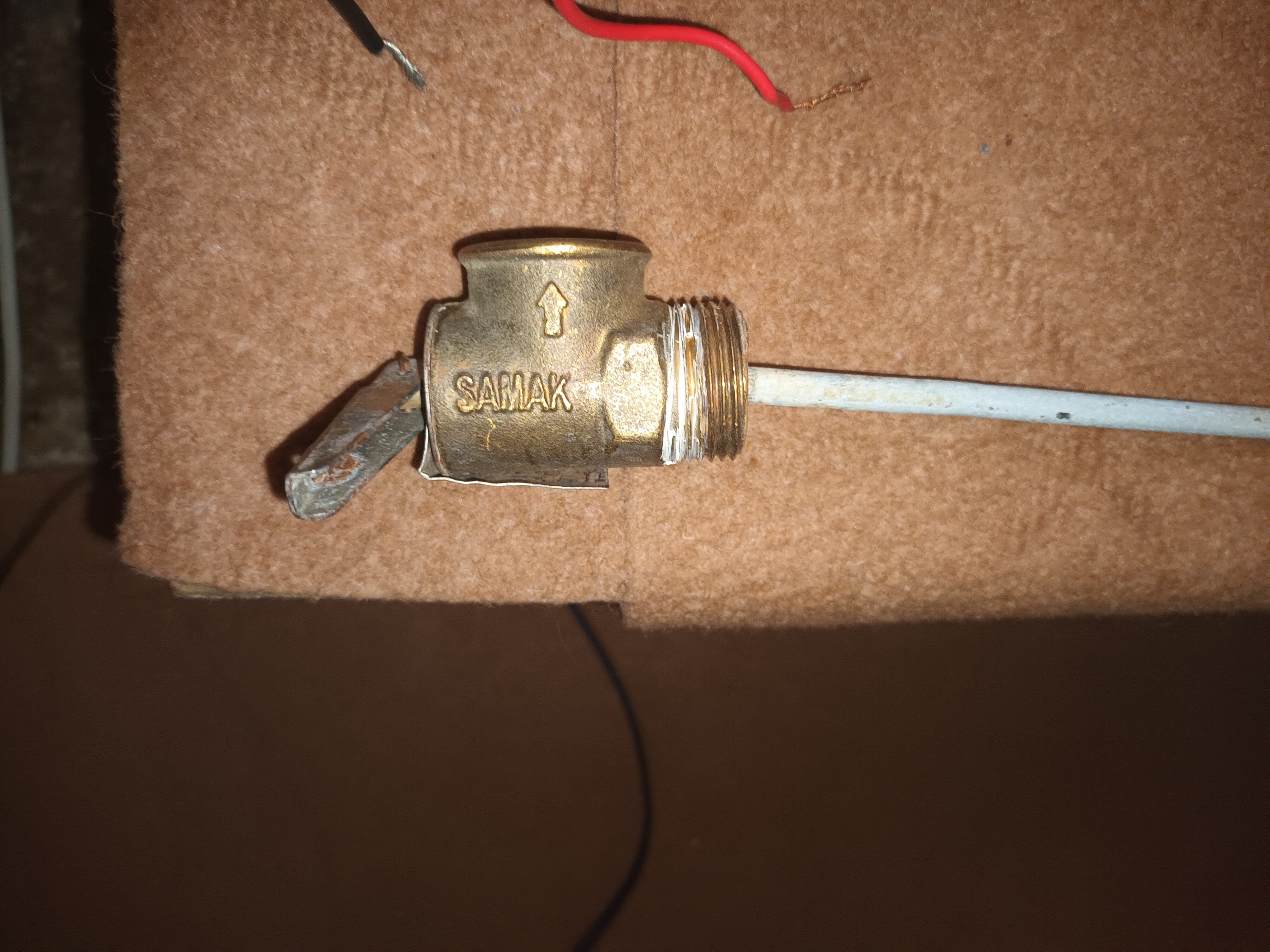 شیراطمینان آبگرمکن قدیمی