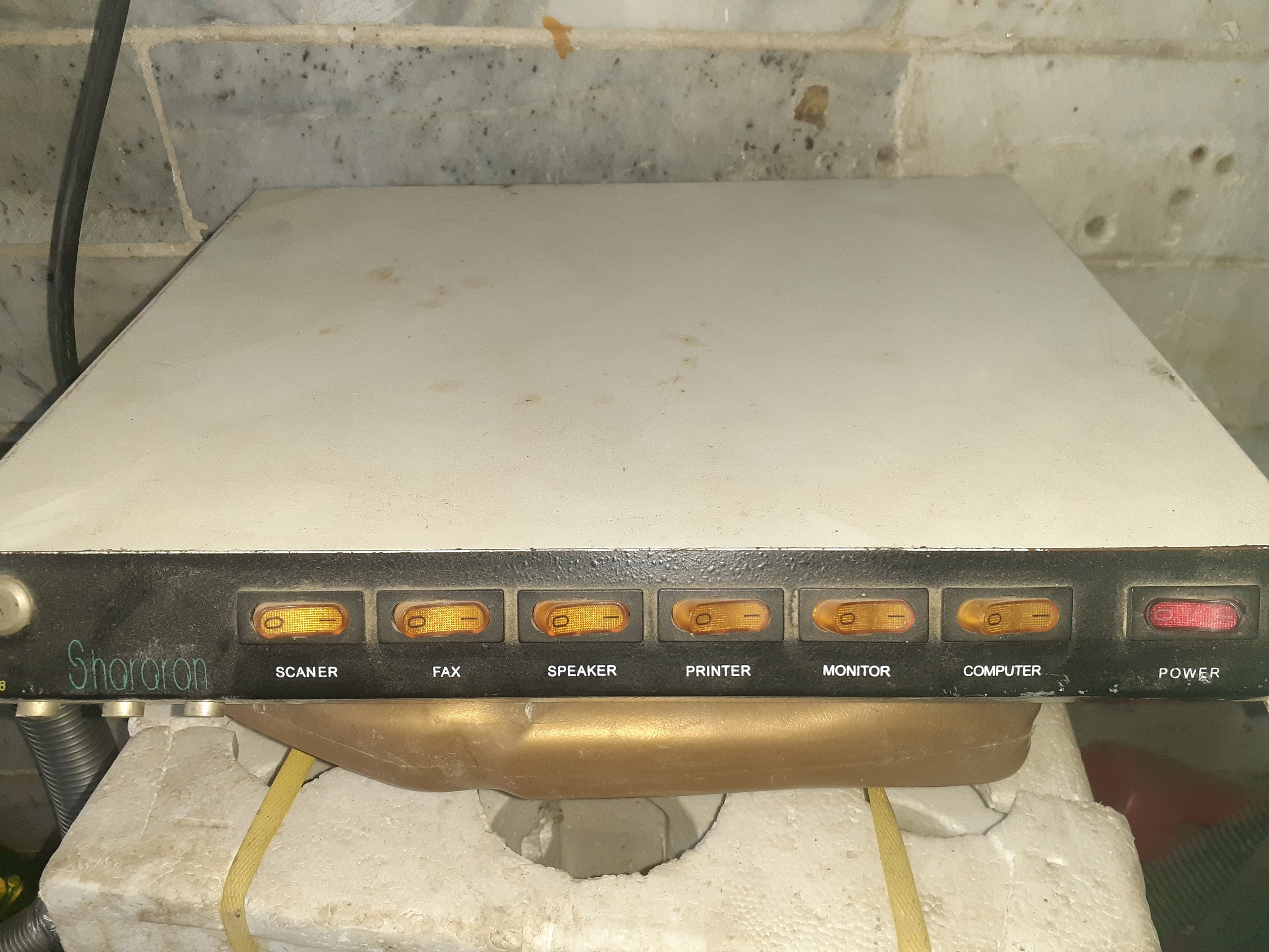 محافظ برق شراران 6 کاناله سوییچدار