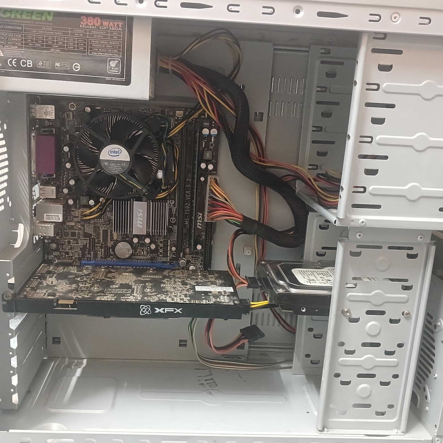 کیس 2هسته ای با رم 4GB DDR3 و GT9800 XFX