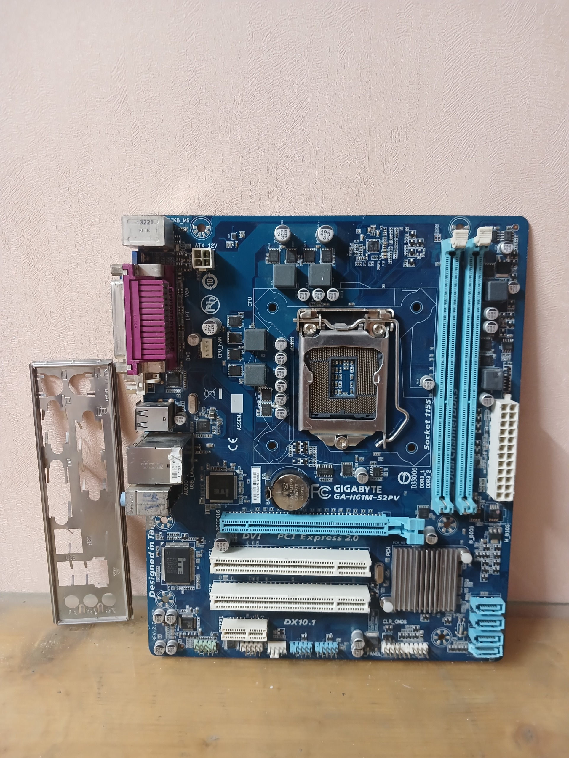 مادربرد GIGABYTE H61M-S2PV سالم