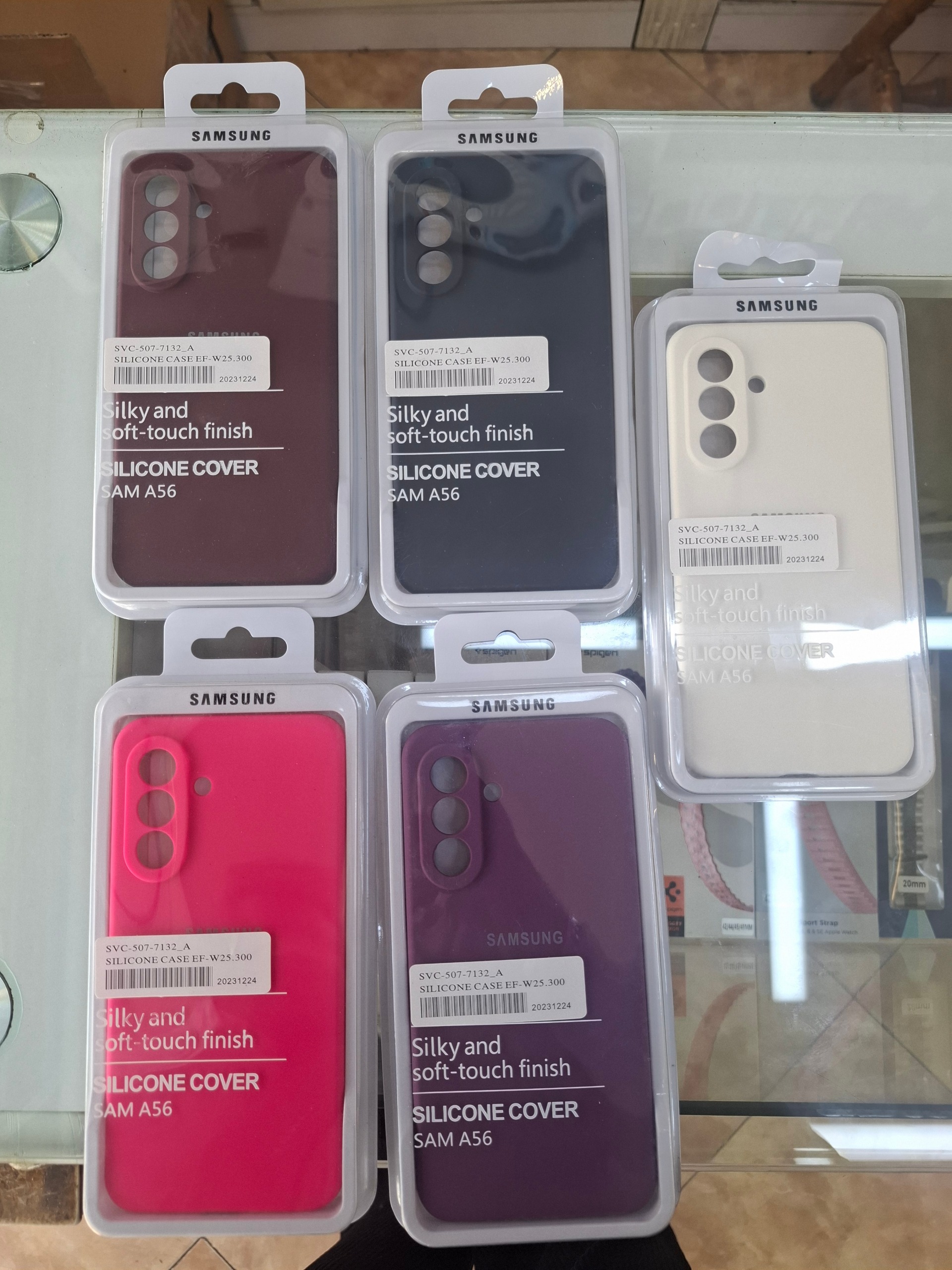 کاور سیلبکونی اورجینال درجه یک A56 (آکبند)