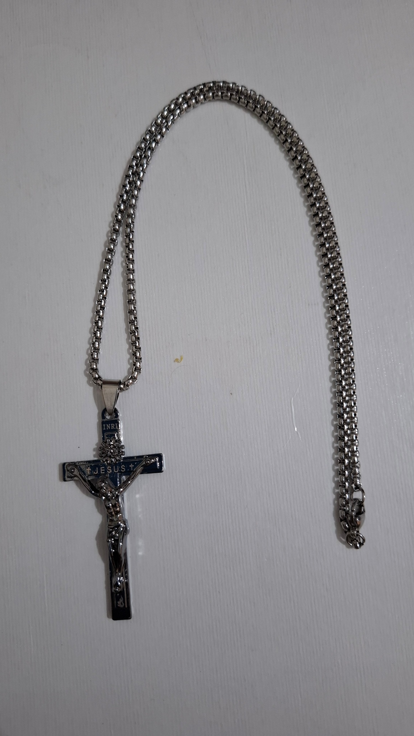 گردنبند به همراه زنجیر