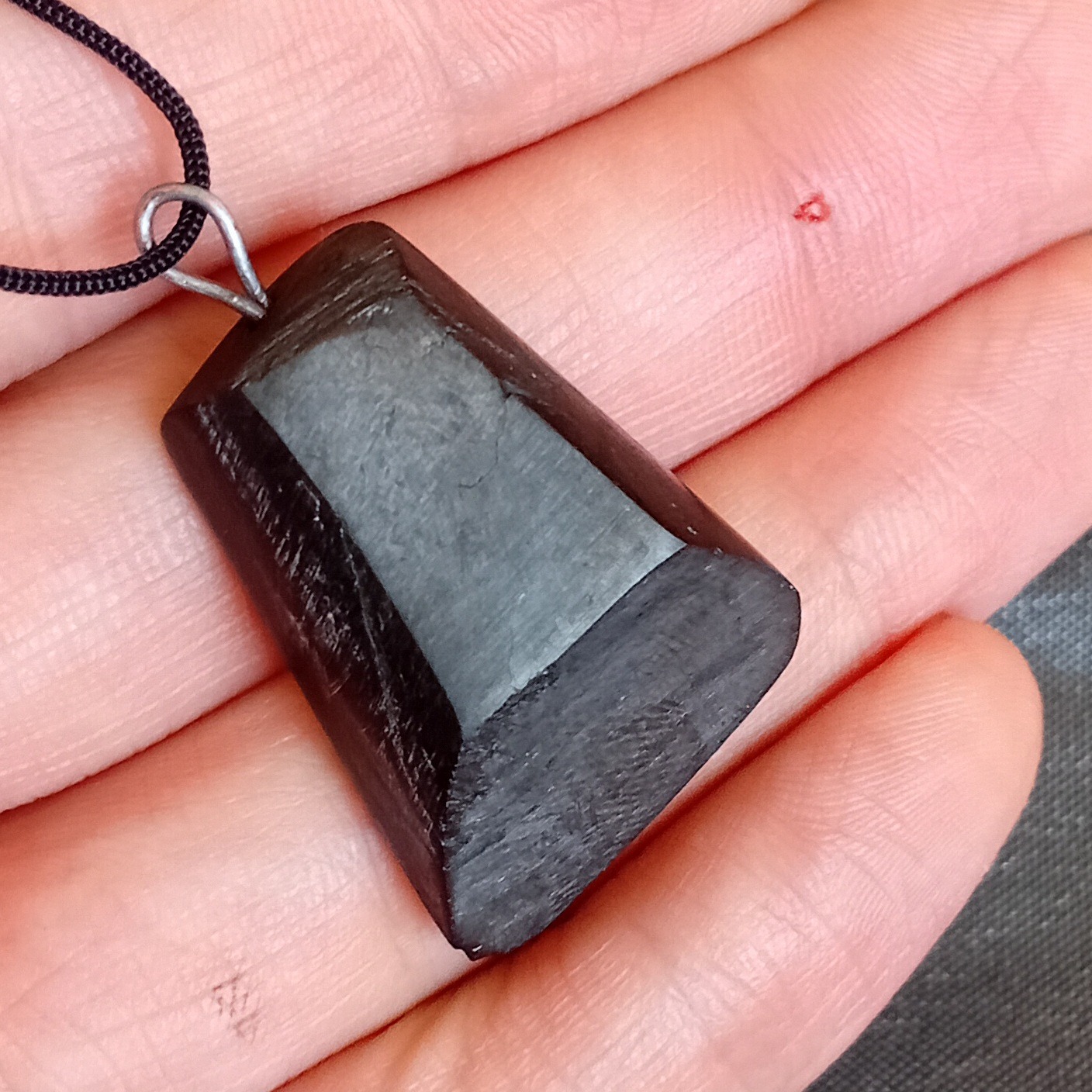 آویز سنگ شبق یا شوه اصل همراه با بند