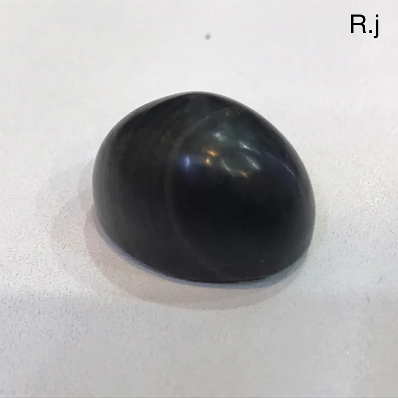 نگین انگشتری درشت یشم اصل با رگه ی سلیمانی