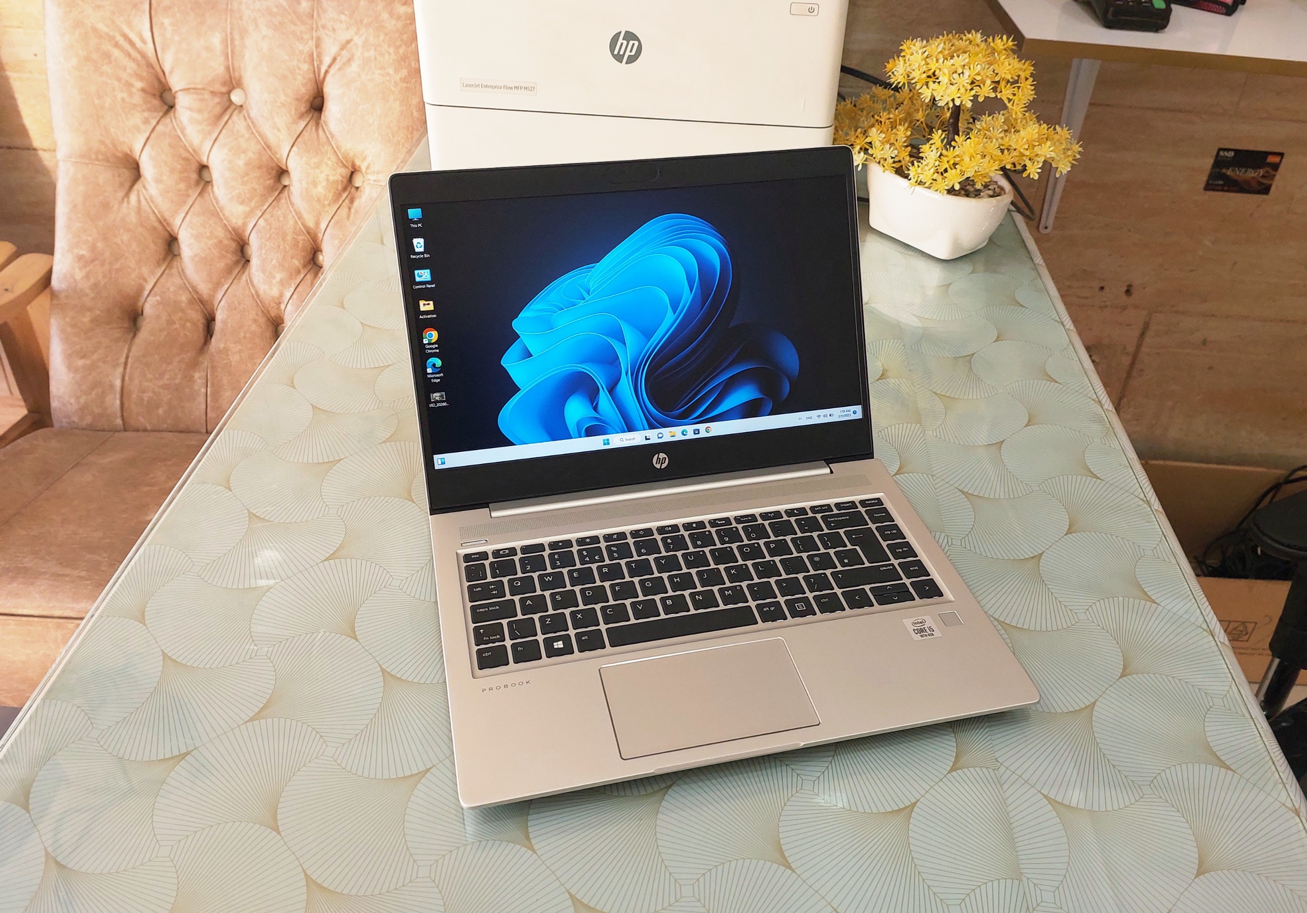 لپ تاپ اچ پی i5 نسل ده بسیار تمیز و درحد