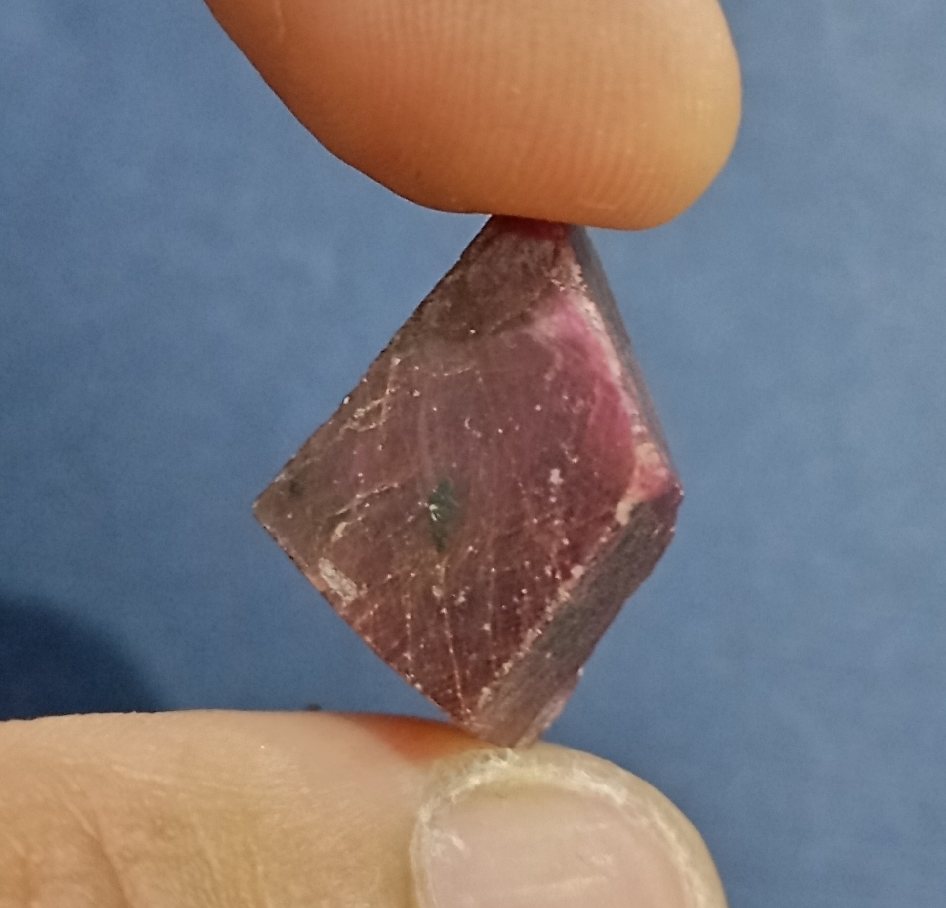 سنگ راف یاقوت آفریقا گوشتی اصل و معدنی