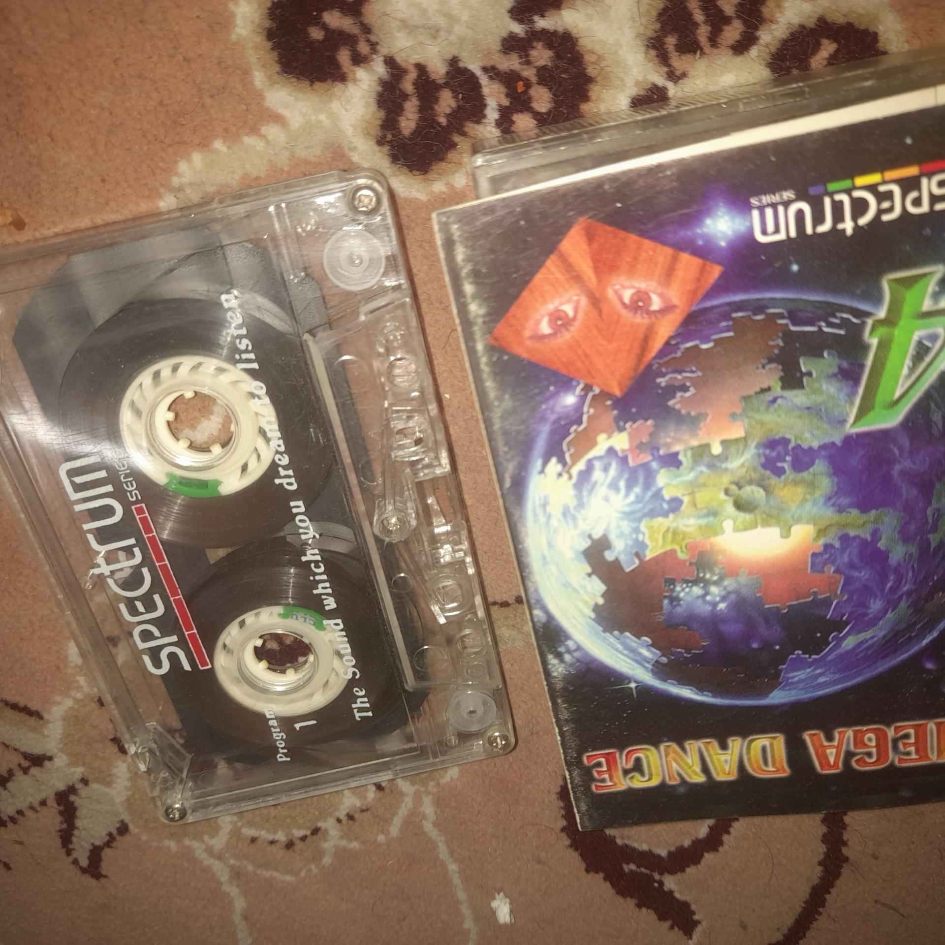 mEGA. DANCE. 4. spETrum