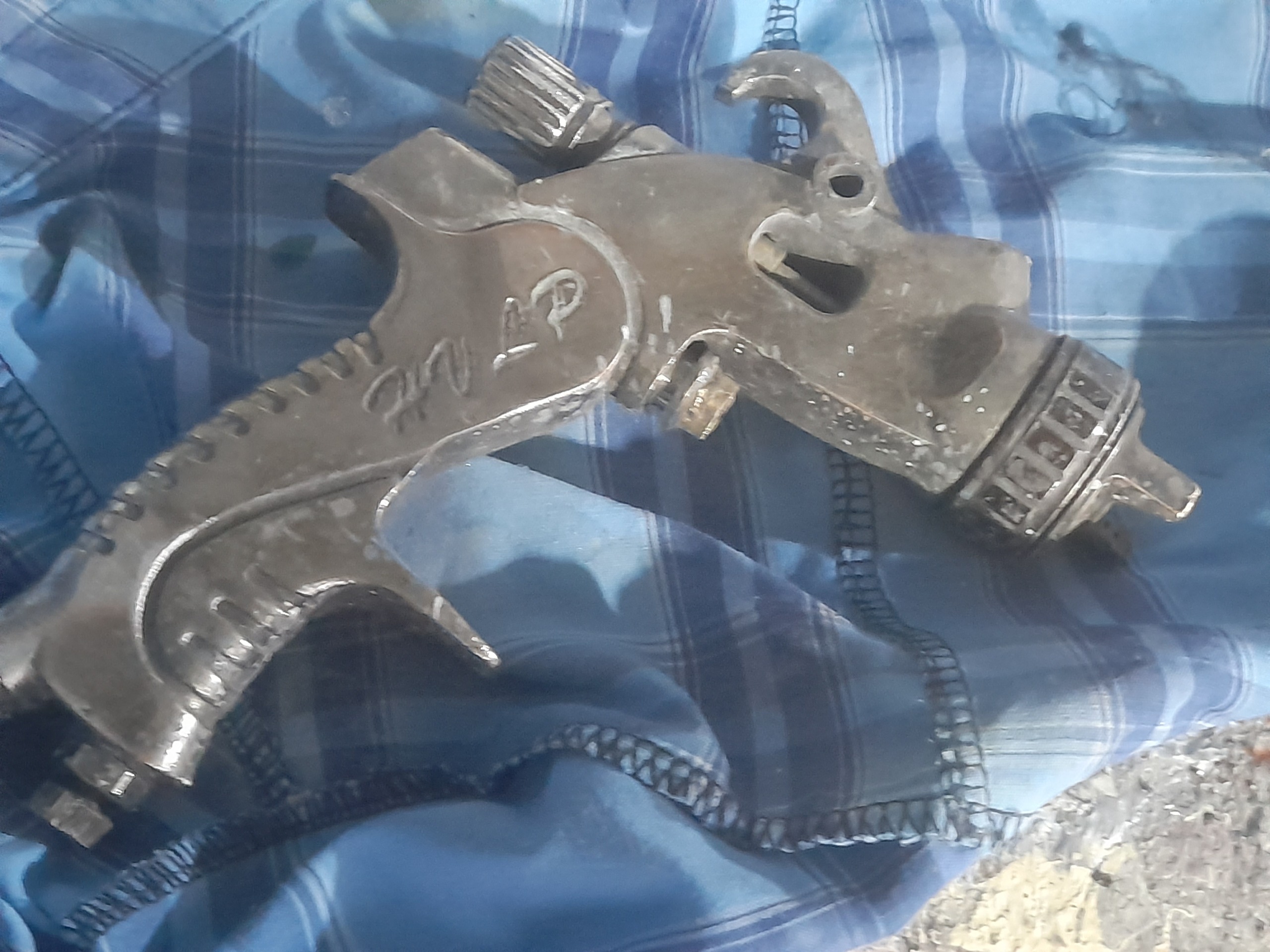 پستوله    سرویس