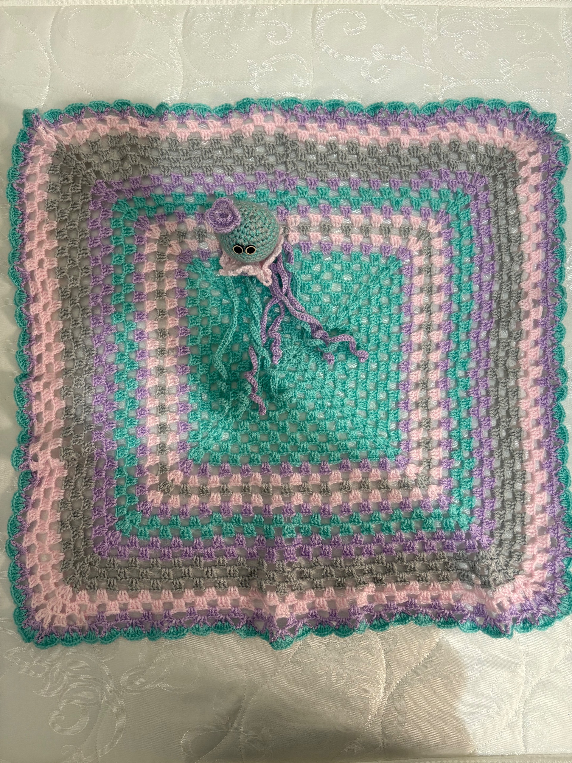 پتو قلاب بافی نوزاد با عروسک