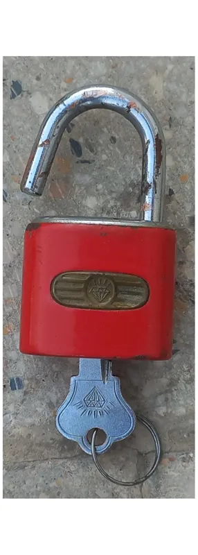 قفل آویز
