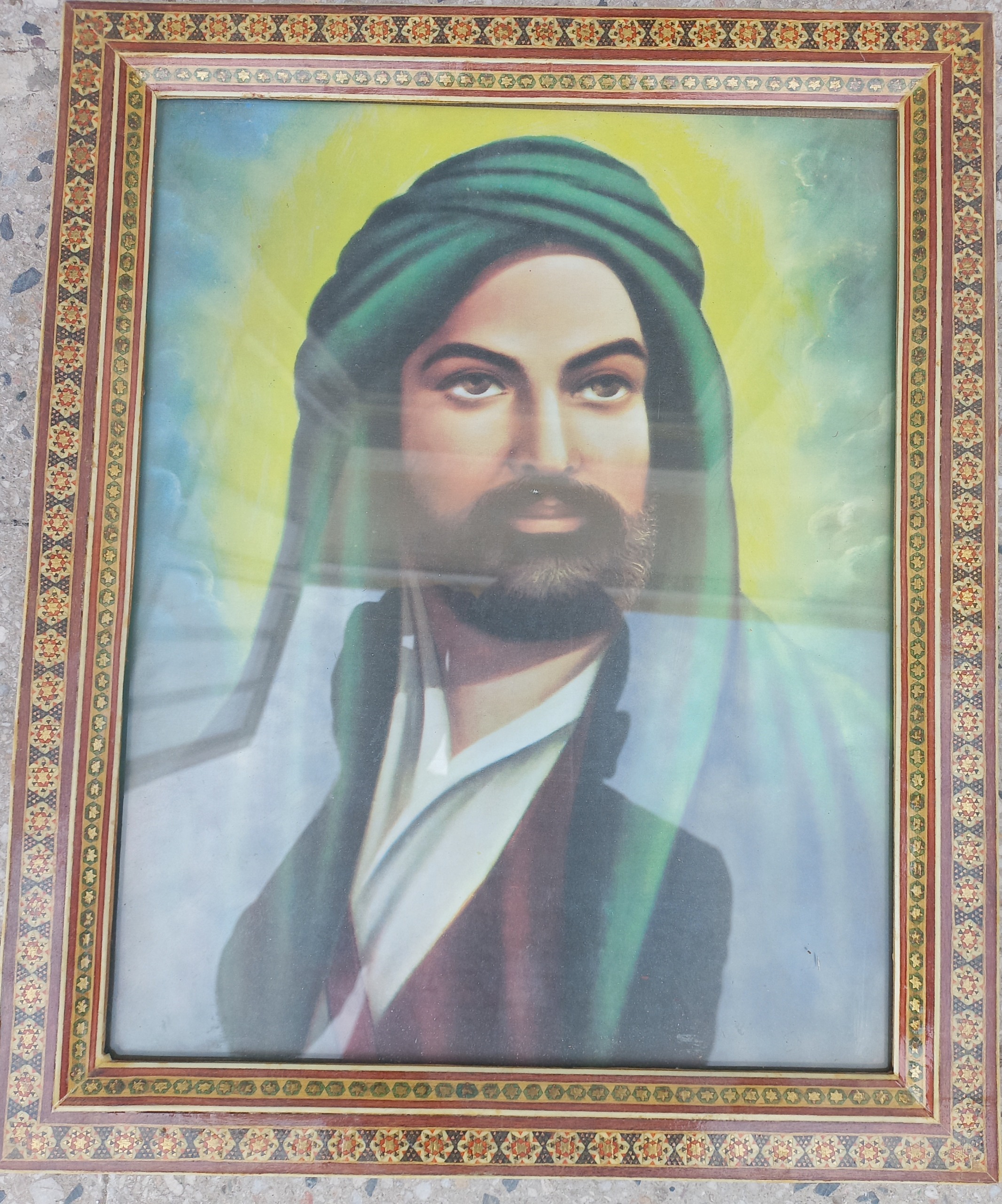تمثال مبارک مولا علی با قاب خاتم
