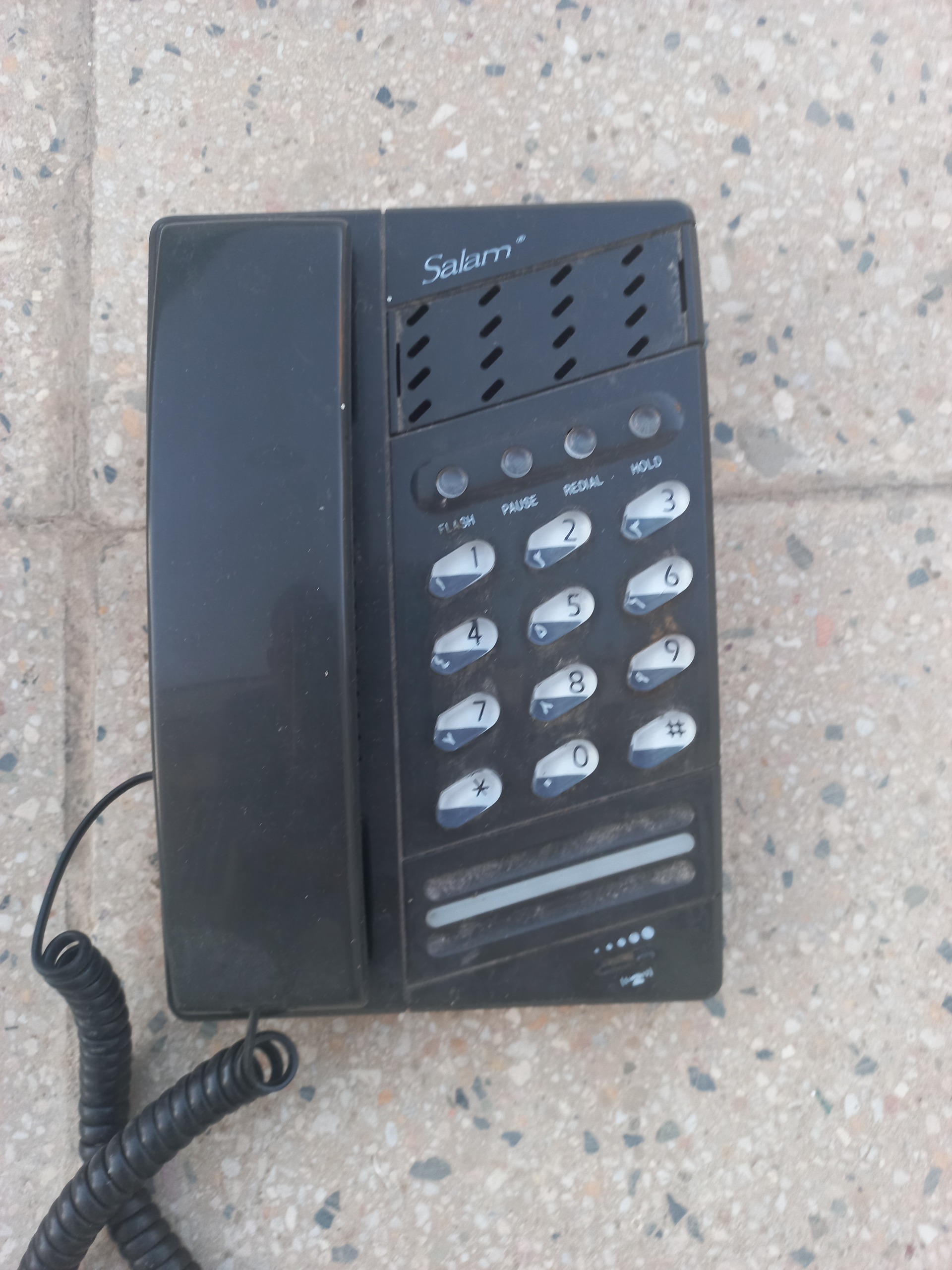 تلفن رومیزی مشکی