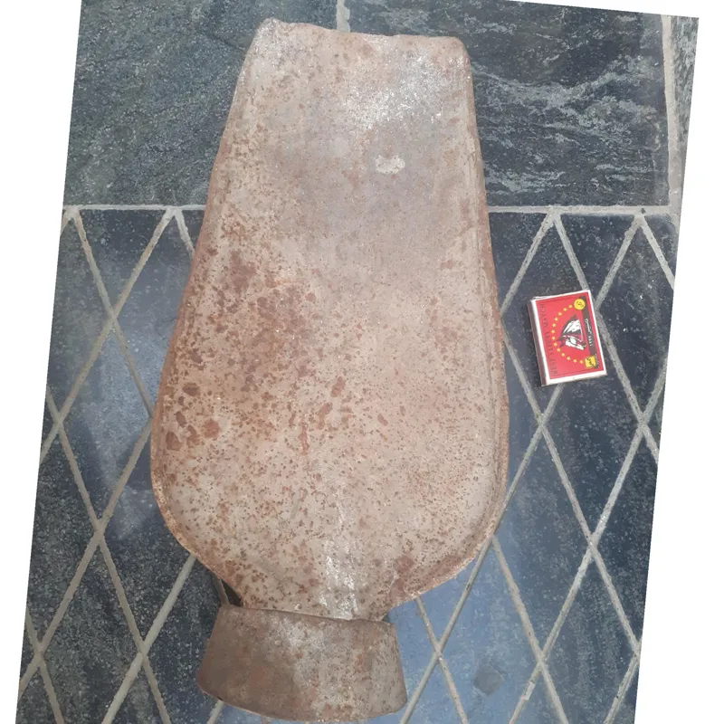 بیل قدیمی فولادی بزرگ