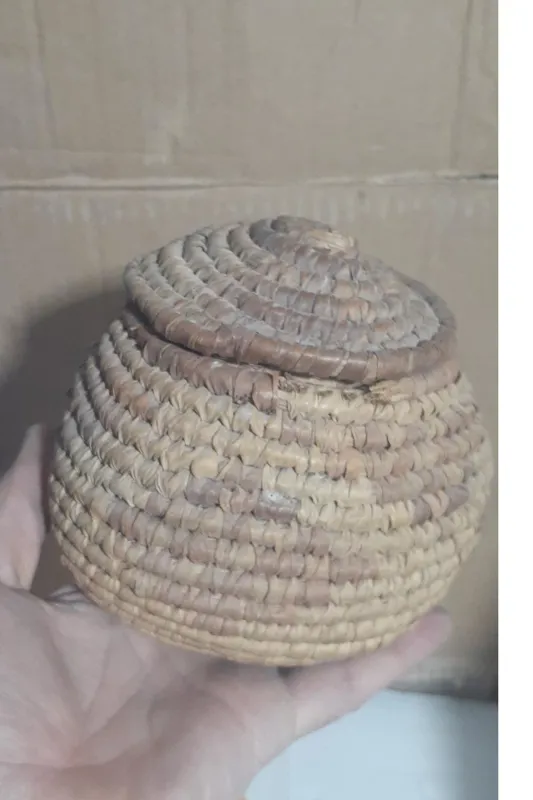 سبد خیلی قدیمی و آنتیک نوستالژی مناسب دکور بومگردی