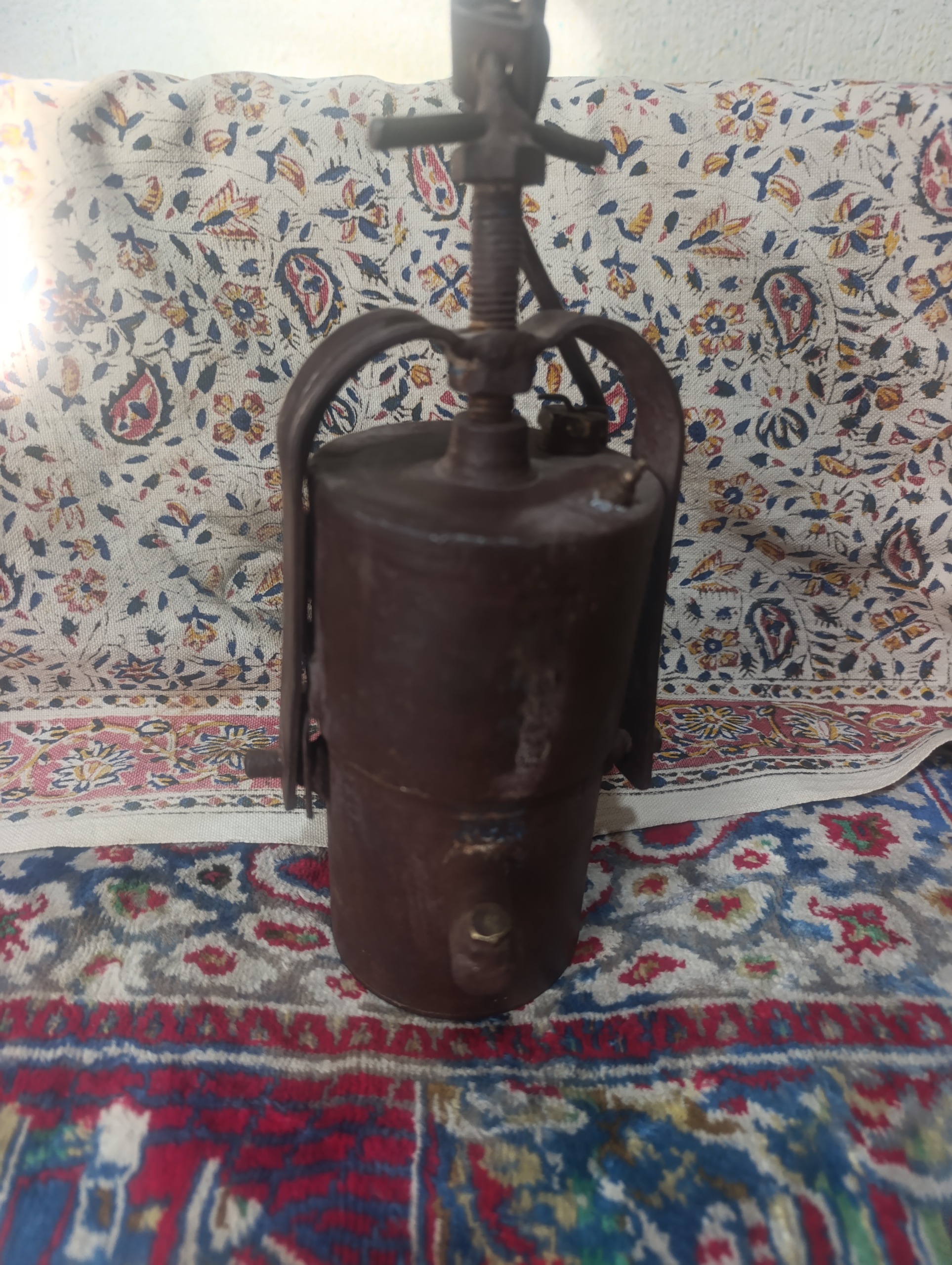 چراغ کاربیت سوز احتمالا هلندی