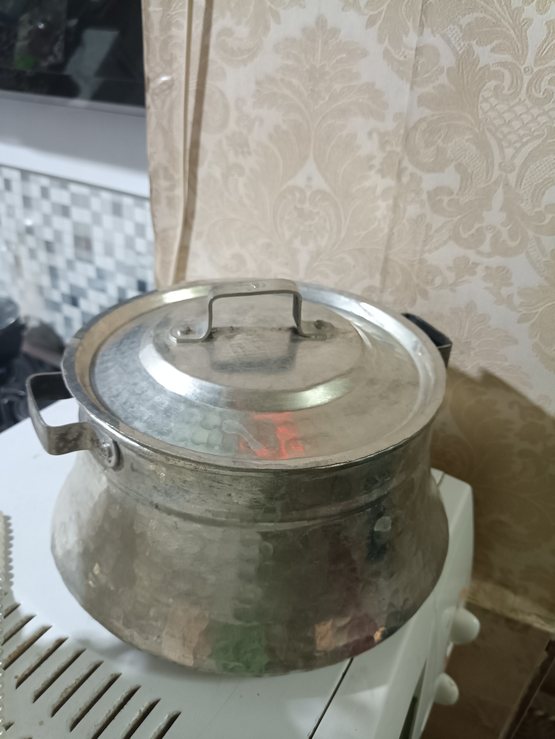 دیچه مسی مینیمال و بسیار خوشآهنگ