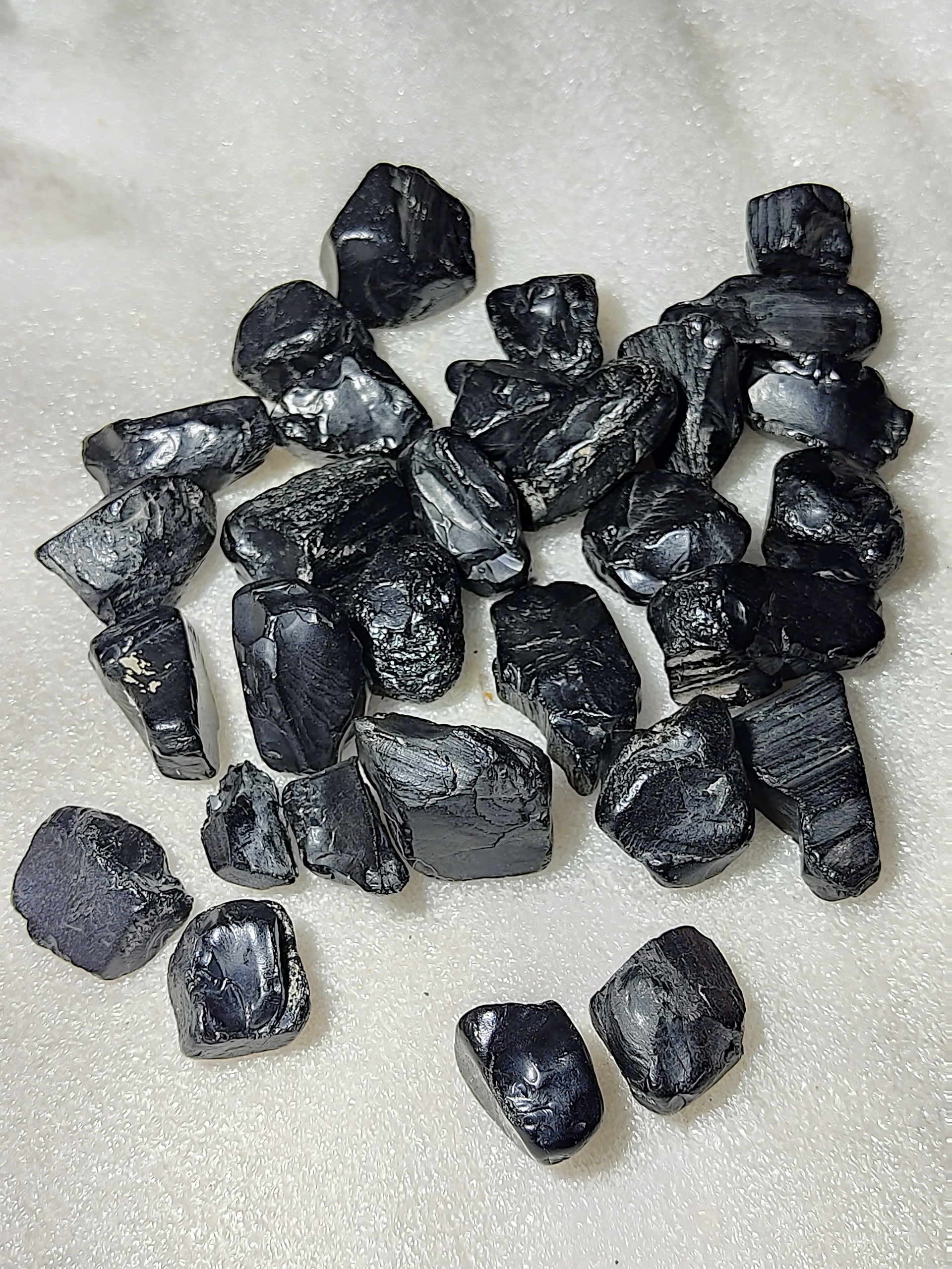 20 گرم سنگ راف شبق یا شوه یا کهربای سیاه