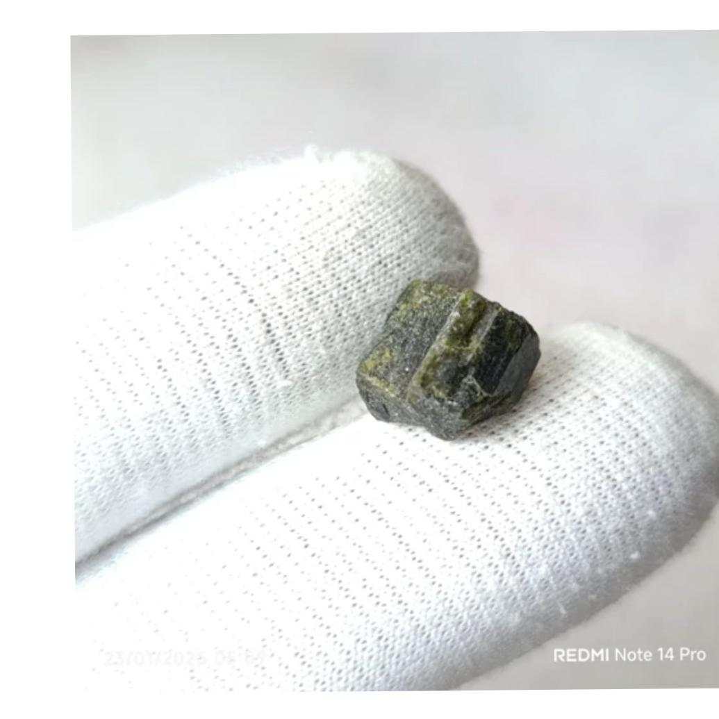 سنگ راف تورمالین سبز پاکستانی طبیعی