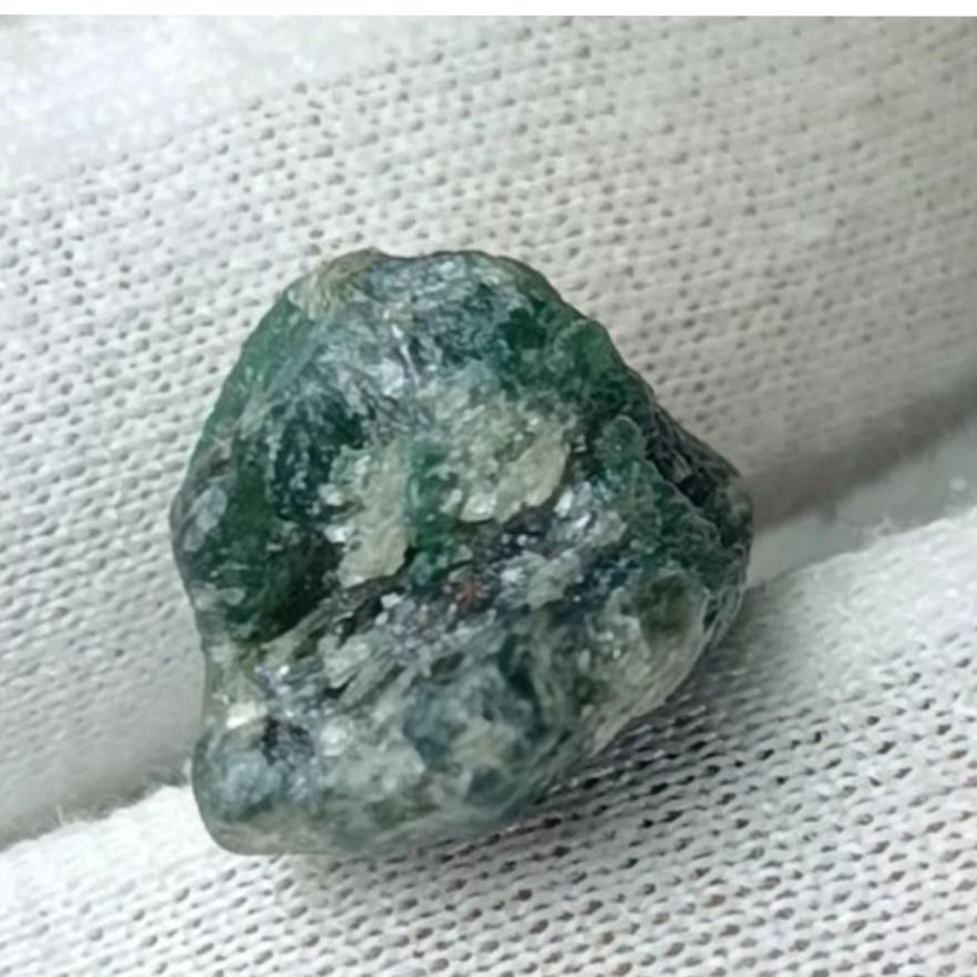 سنگ راف زمرد زامبیا اصل معدنی و تضمینی