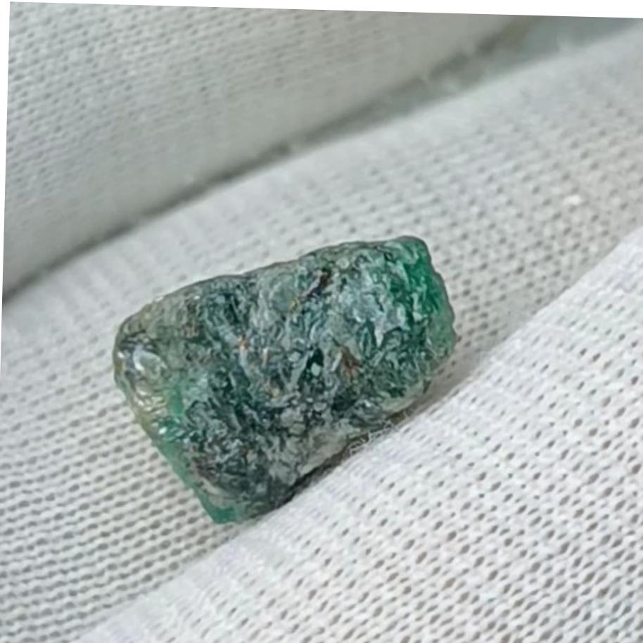 سنگ راف زمرد زامبیا اصل معدنی و تضمینی