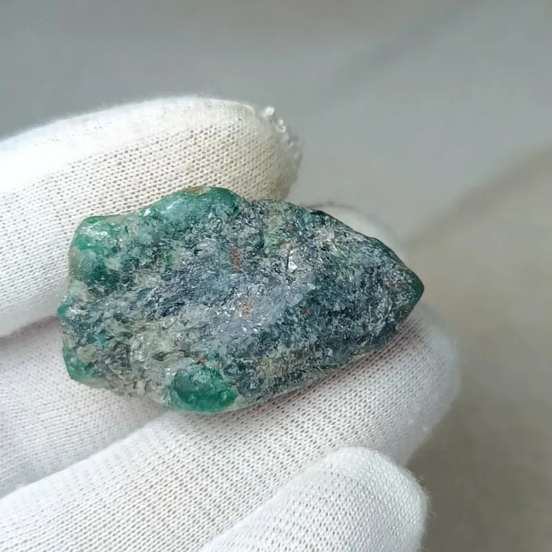 سنگ راف زمرد زامبیا معدنی اصل تضمینی 75 قیراط