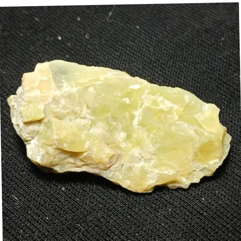 سنگ معدنی یشم سبز مناسب تراش و آویز