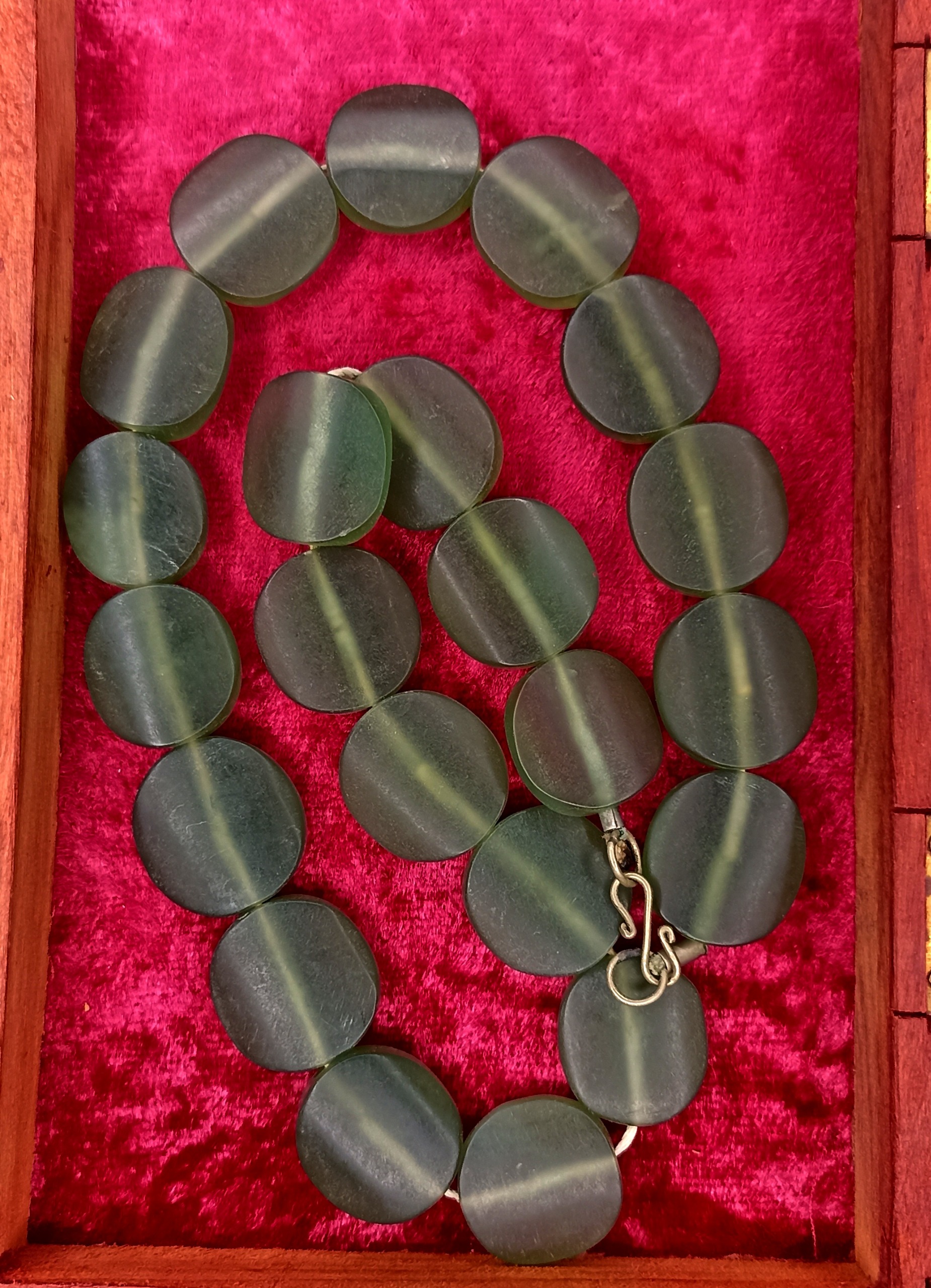 واگذاری گردنی یشم خالص و گران بها و اعیونی