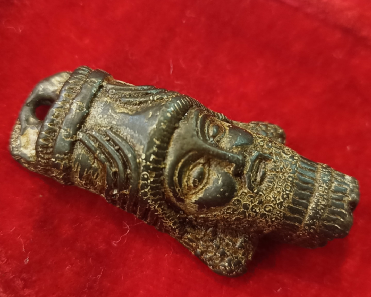 نشان کهربا سیاه بینظیر و بشدت کمیاب کلکسیونی