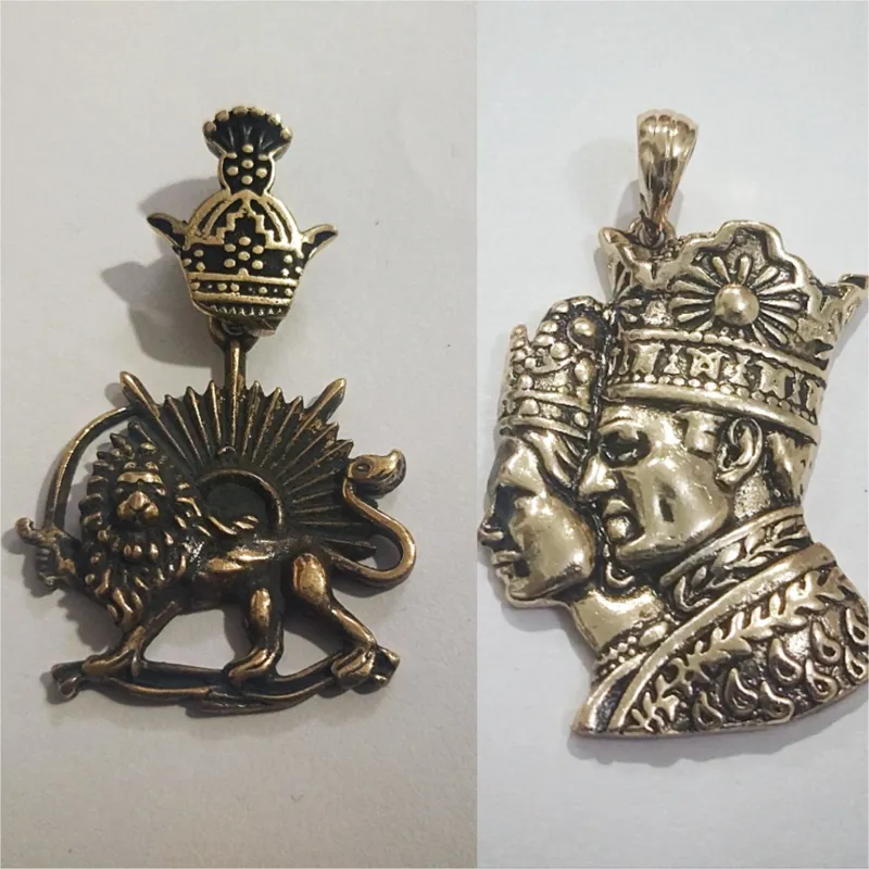 دوعدد اویزشیروخورشید وشاه فرح